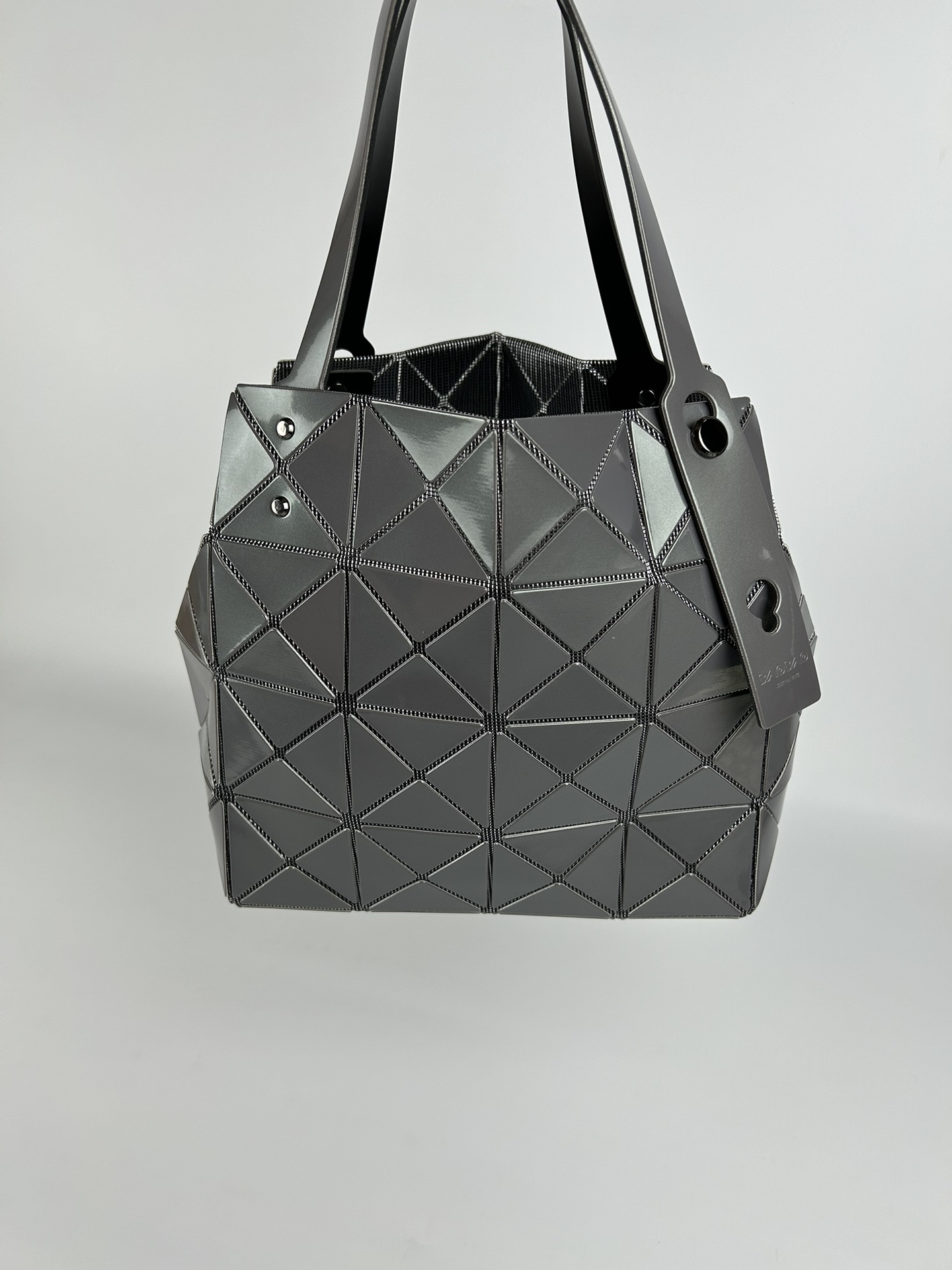 Issey Miyake ～全新的三宅一生 CARAT系列