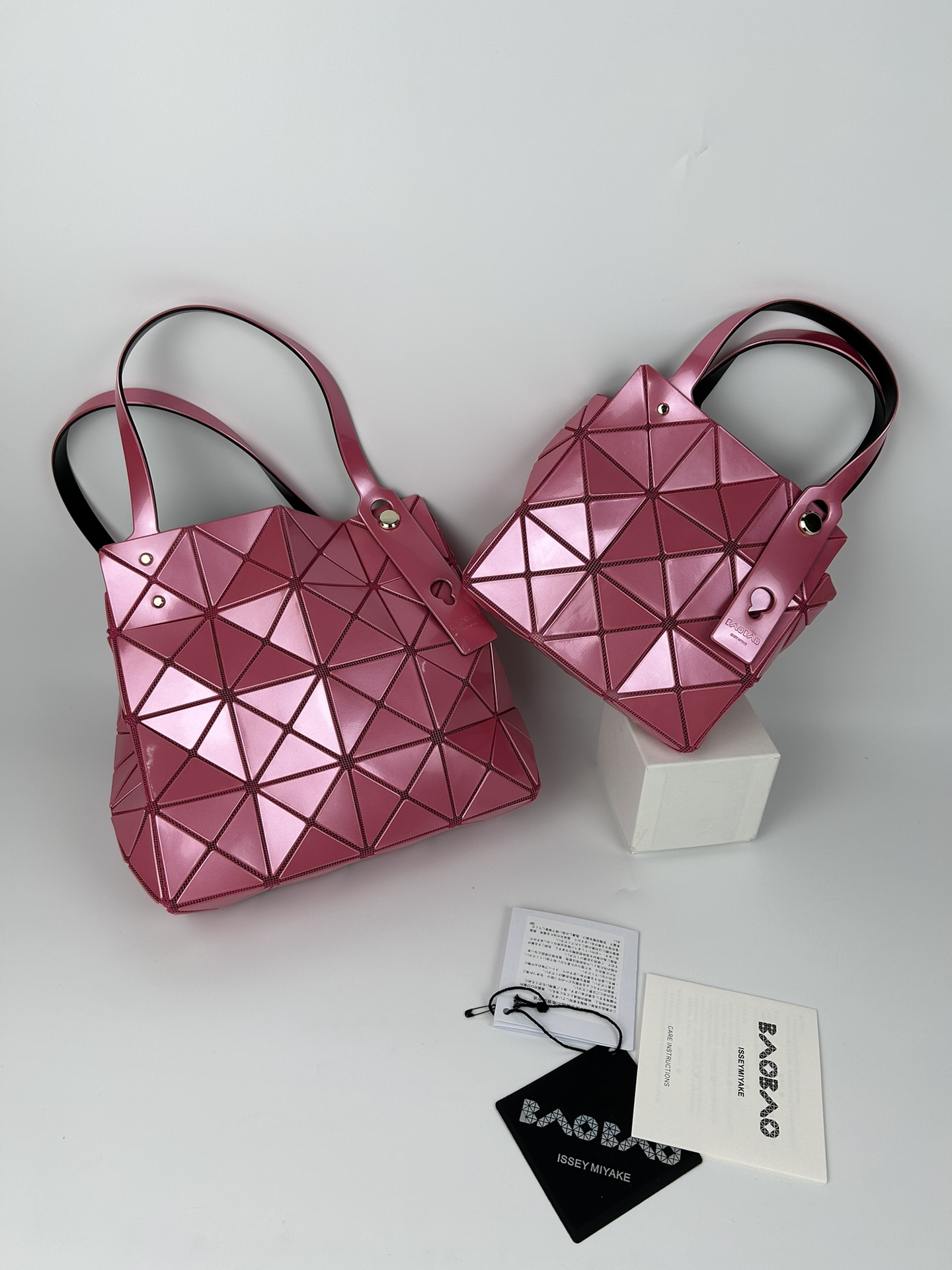 Issey Miyake ～全新的三宅一生 CARAT系列
