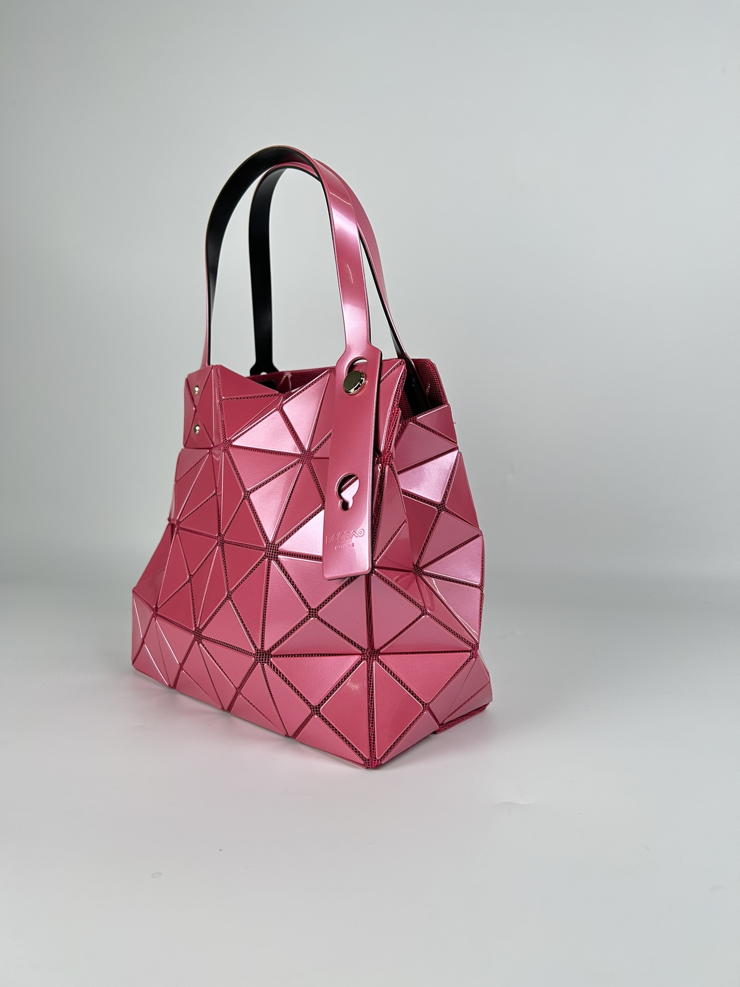 Issey Miyake ～全新的三宅一生 CARAT系列