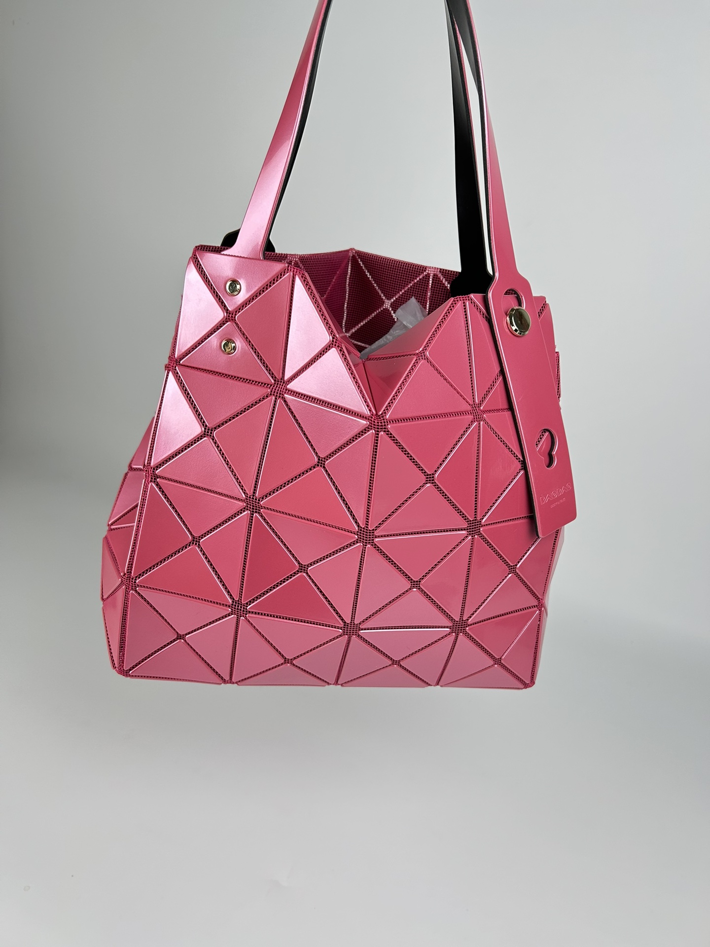 Issey Miyake ～全新的三宅一生 CARAT系列