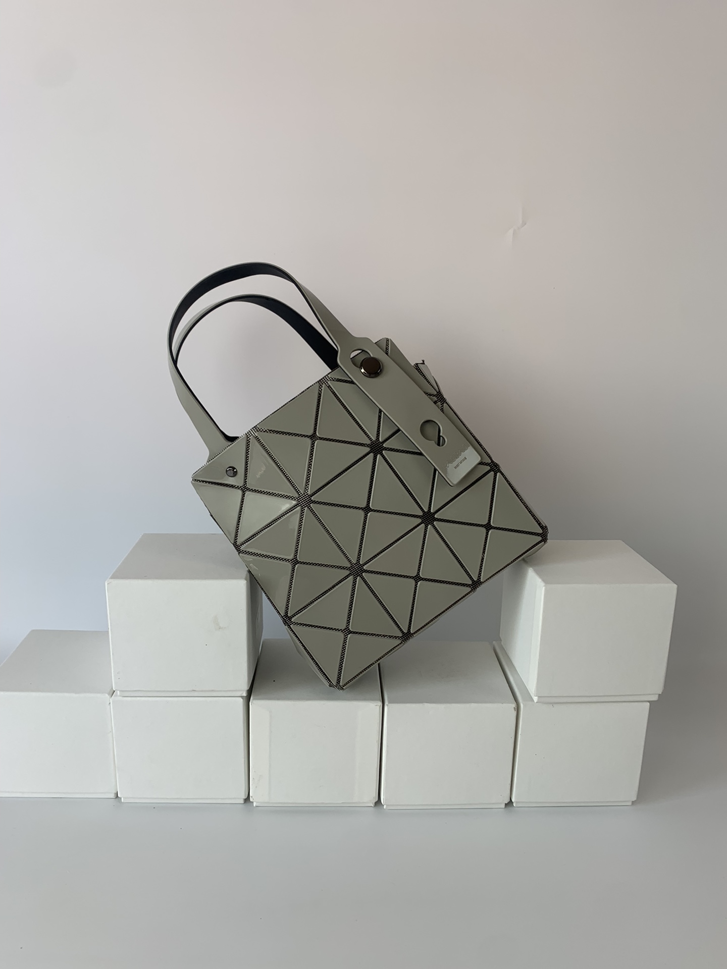 Issey Miyake ～全新的三宅一生 CARAT系列