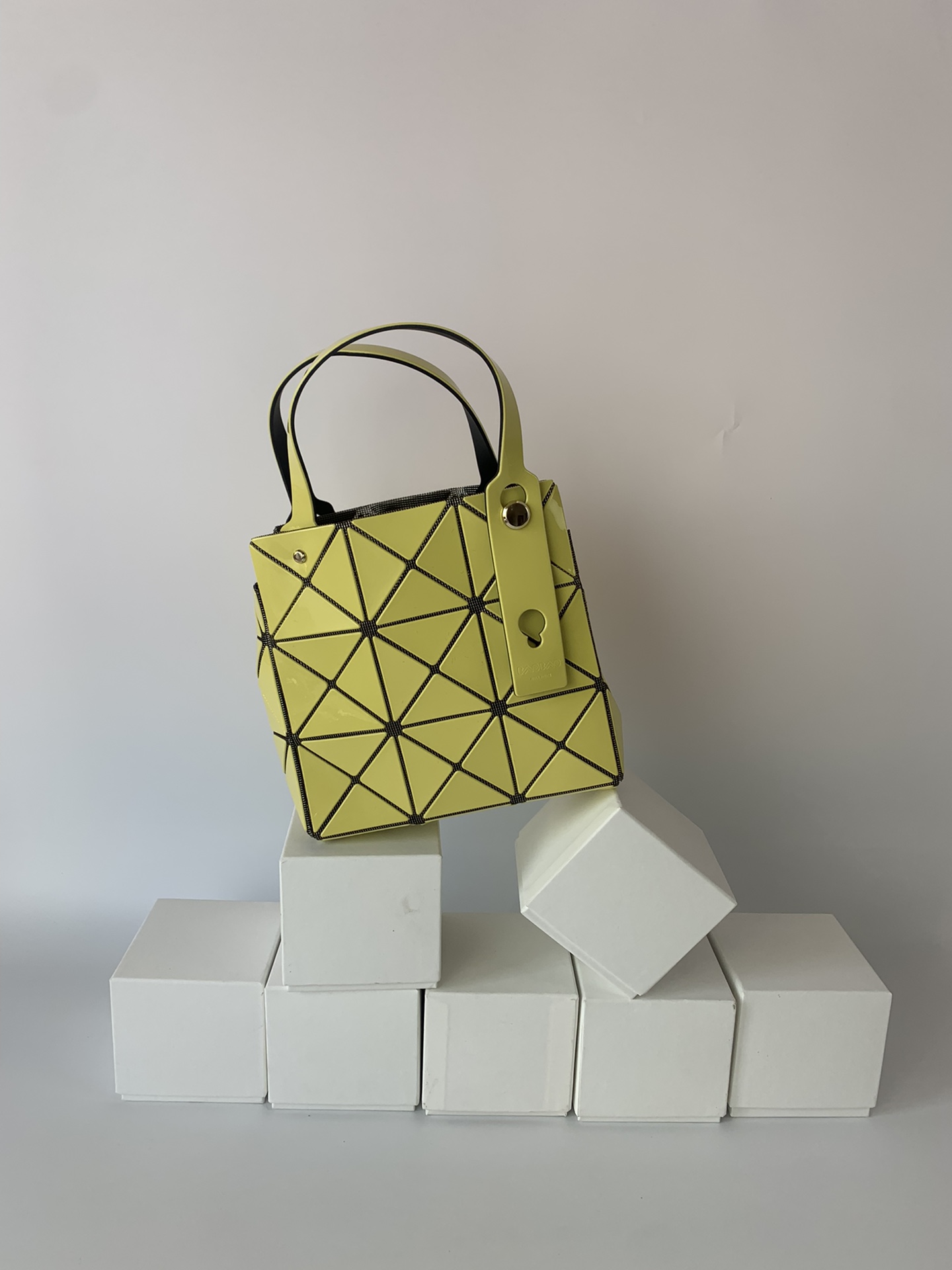 Issey Miyake ～全新的三宅一生 CARAT系列