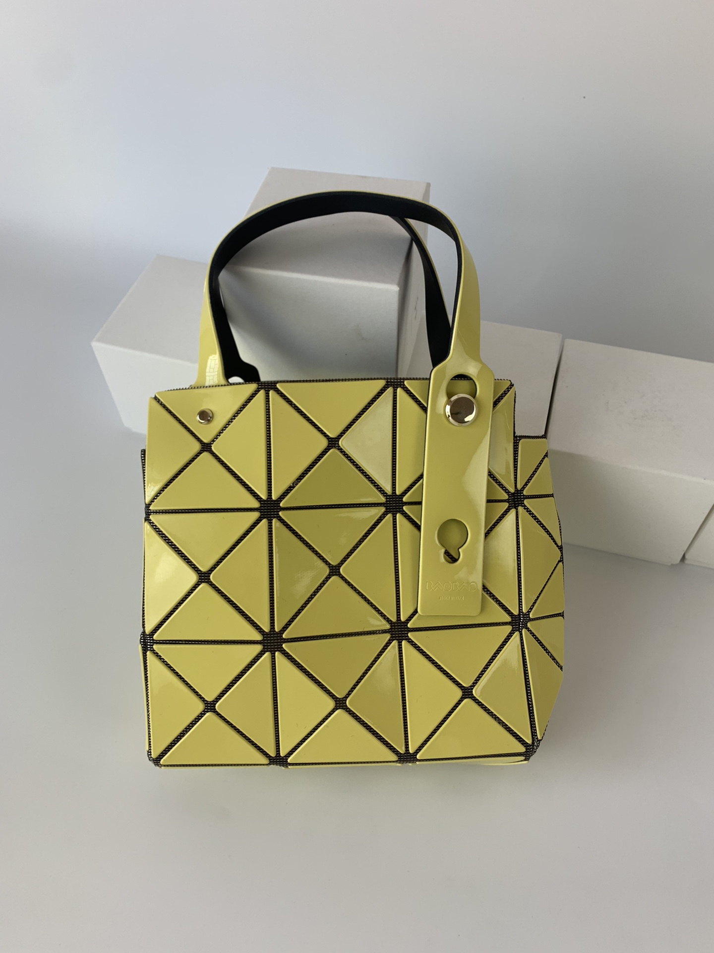Issey Miyake ～全新的三宅一生 CARAT系列