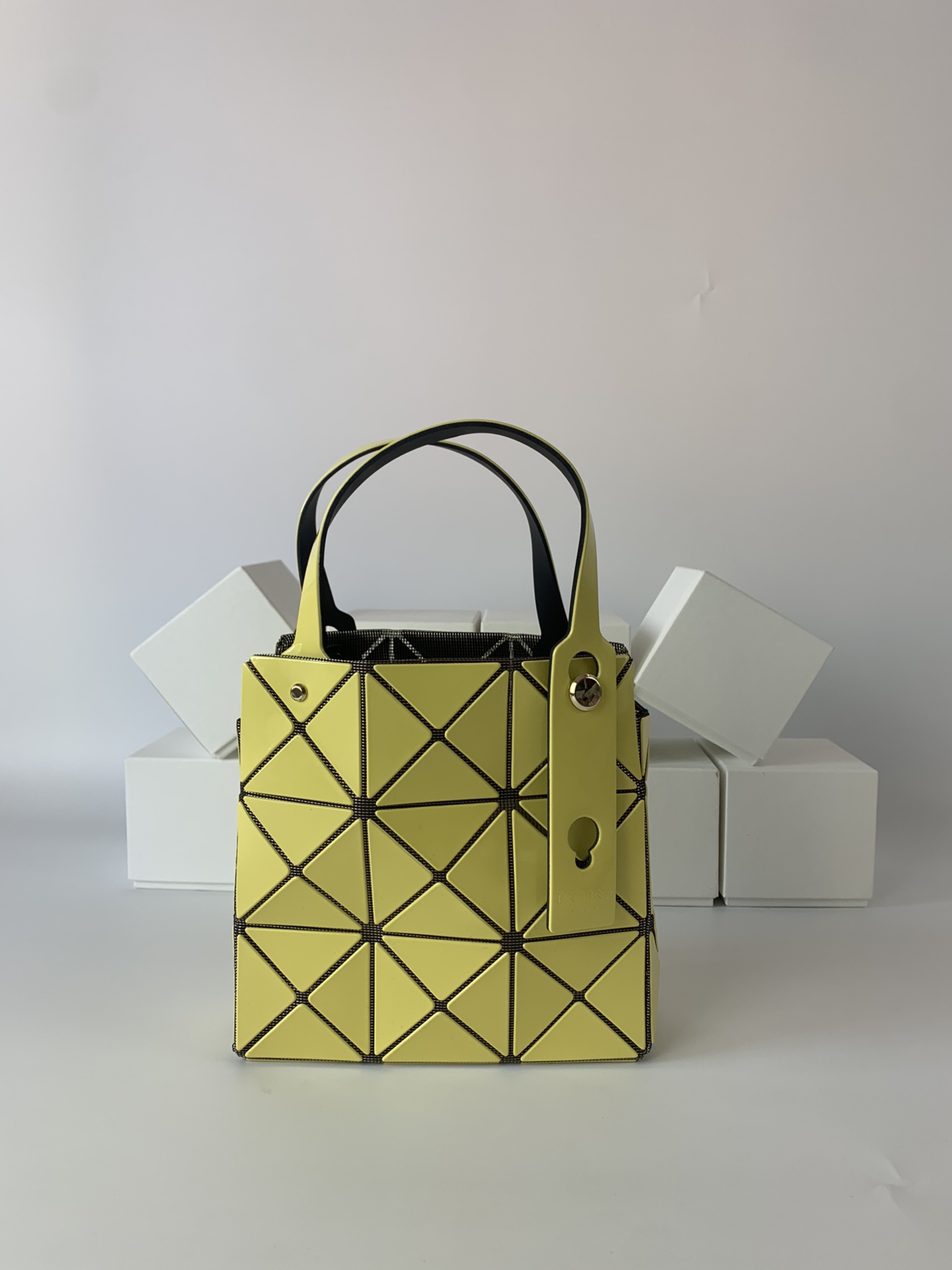 Issey Miyake ～全新的三宅一生 CARAT系列