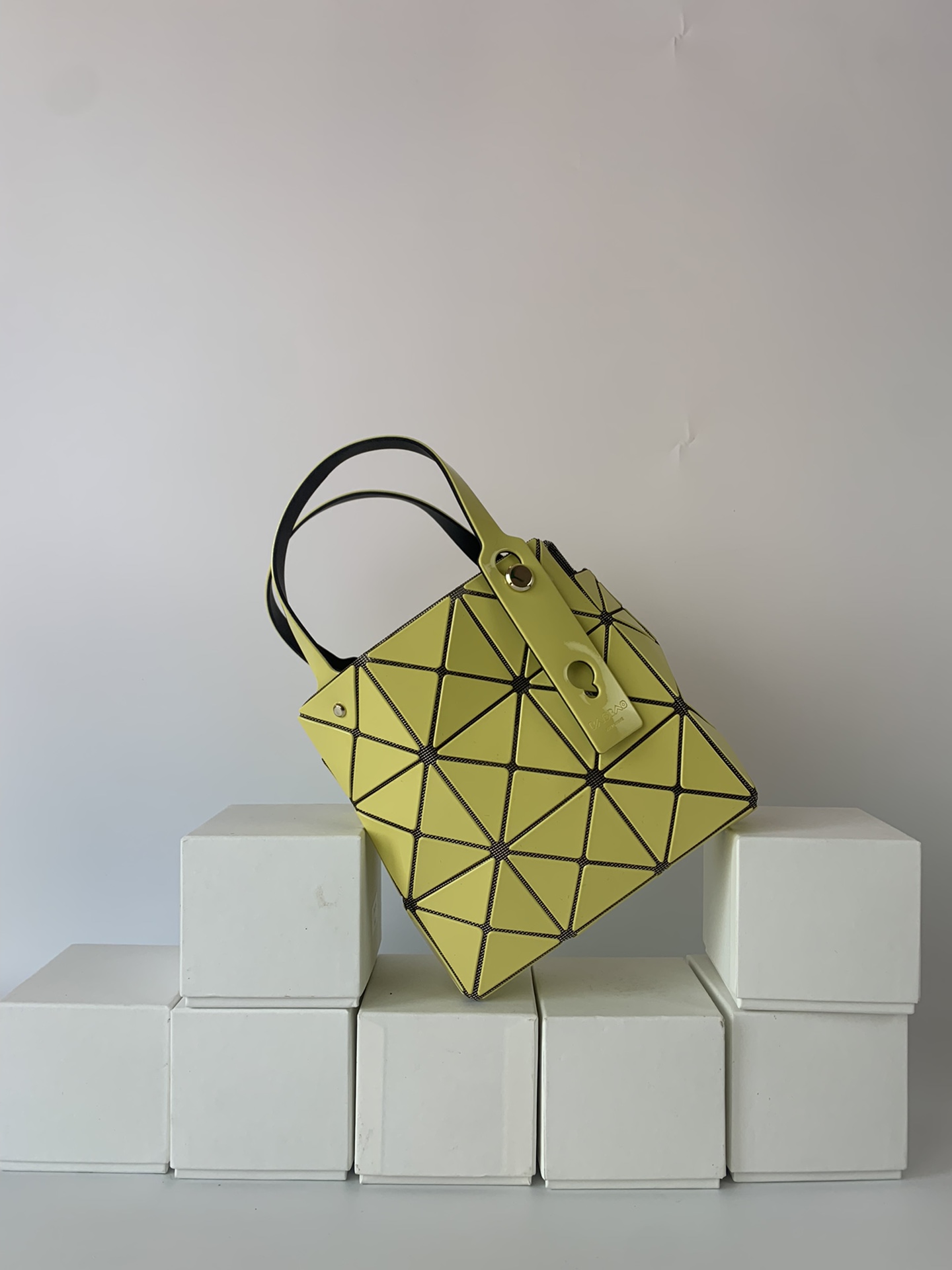 Issey Miyake ～全新的三宅一生 CARAT系列