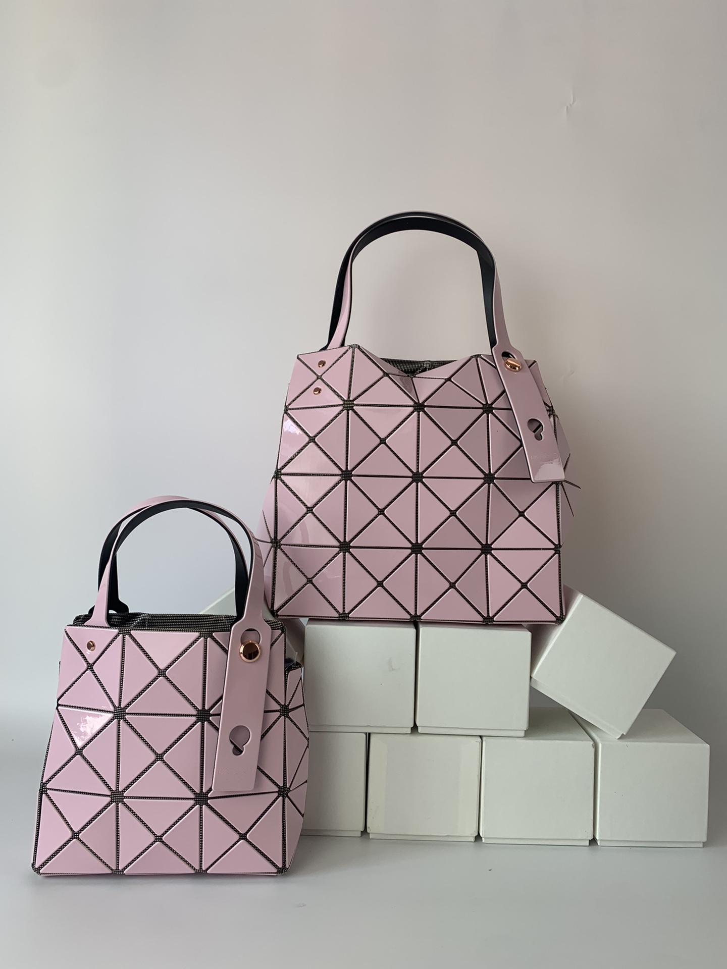 Issey Miyake 全新的三宅一生 CARAT系列