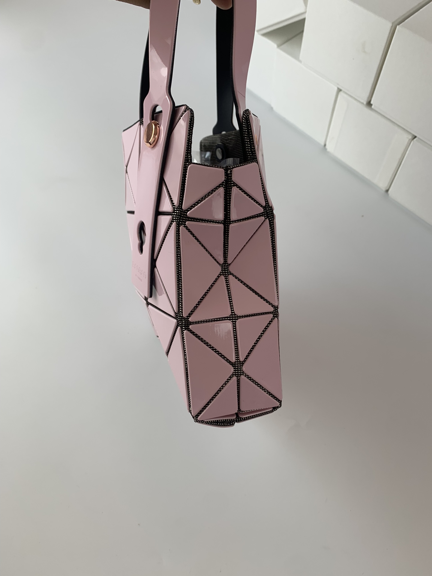 Issey Miyake 全新的三宅一生 CARAT系列