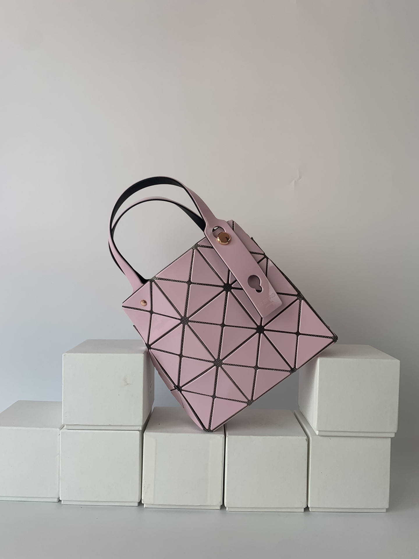 Issey Miyake 全新的三宅一生 CARAT系列