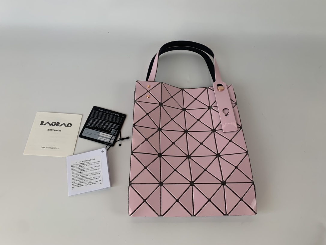 Issey Miyake ～全新的三宅一生 CARAT系列
