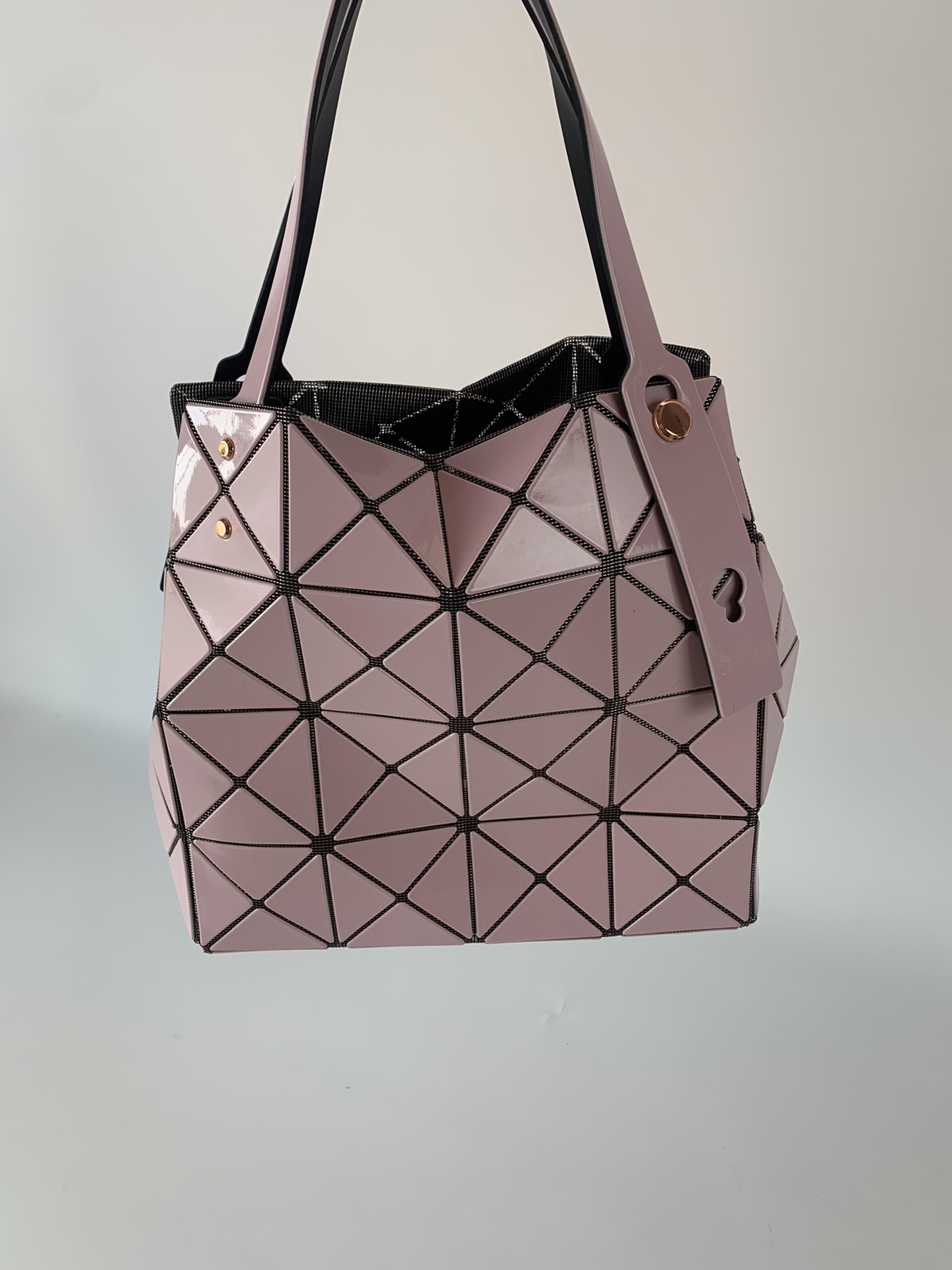 Issey Miyake ～全新的三宅一生 CARAT系列