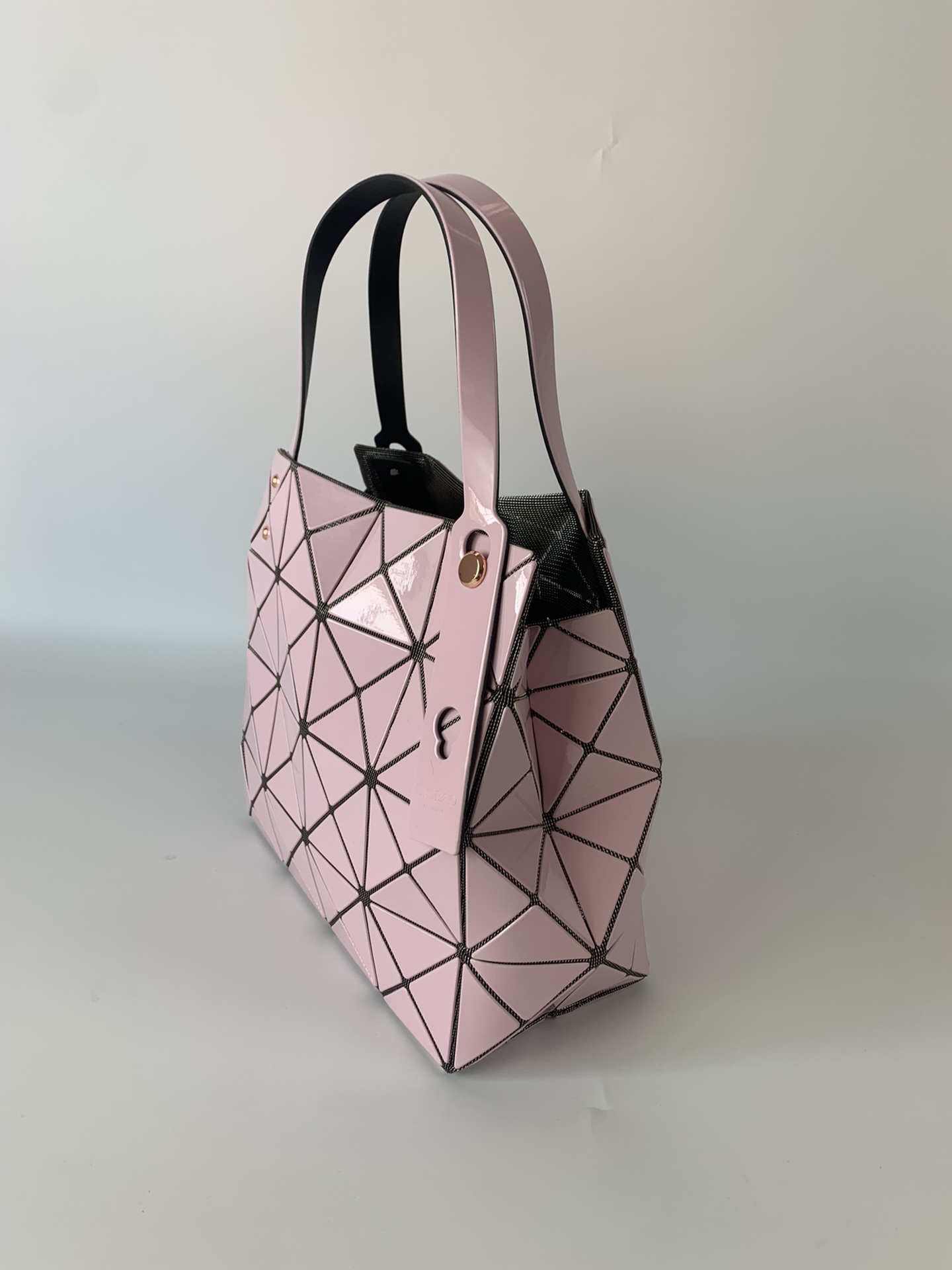 Issey Miyake ～全新的三宅一生 CARAT系列