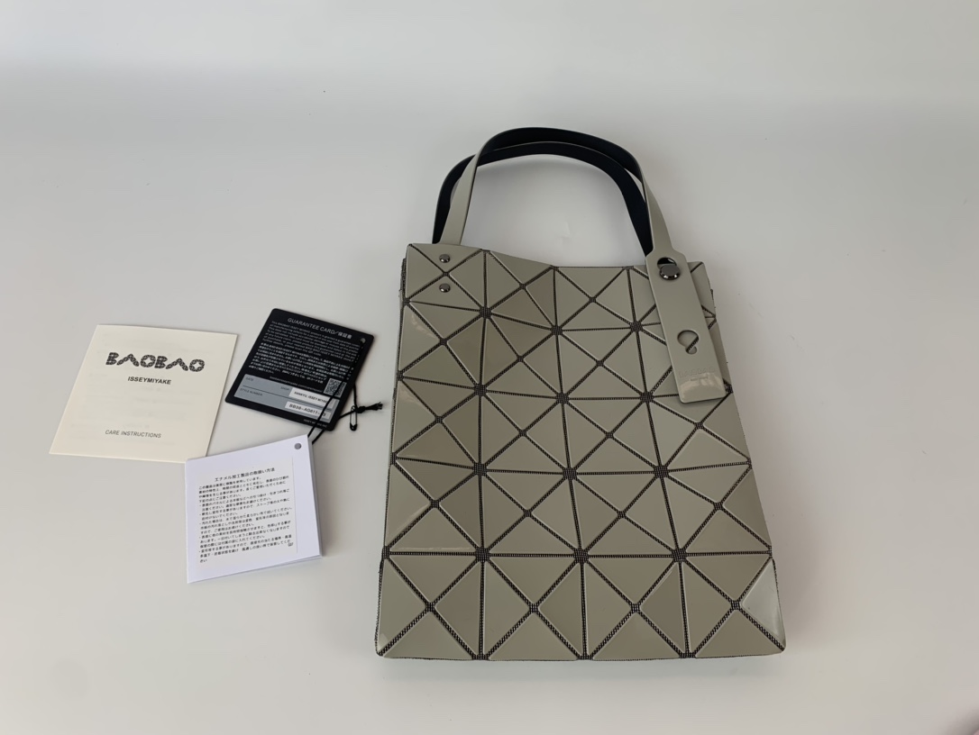 Issey Miyake ～全新的三宅一生 CARAT系列