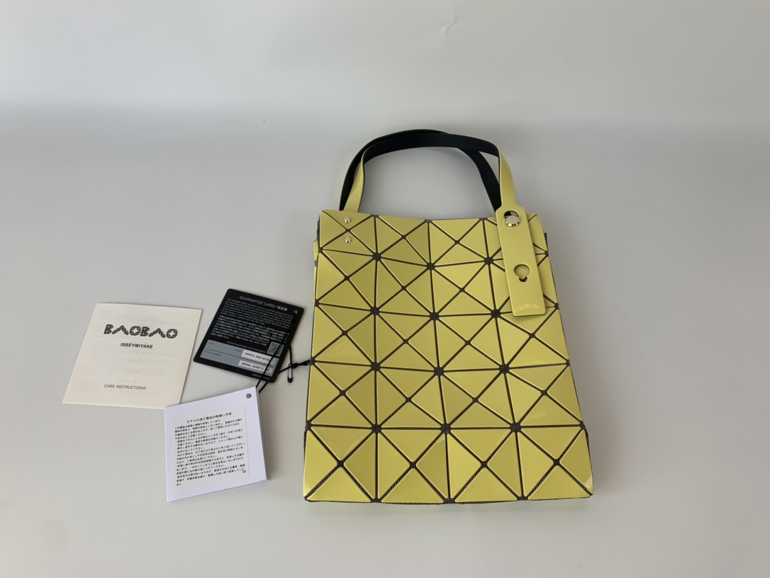 Issey Miyake ～全新的三宅一生 CARAT系列