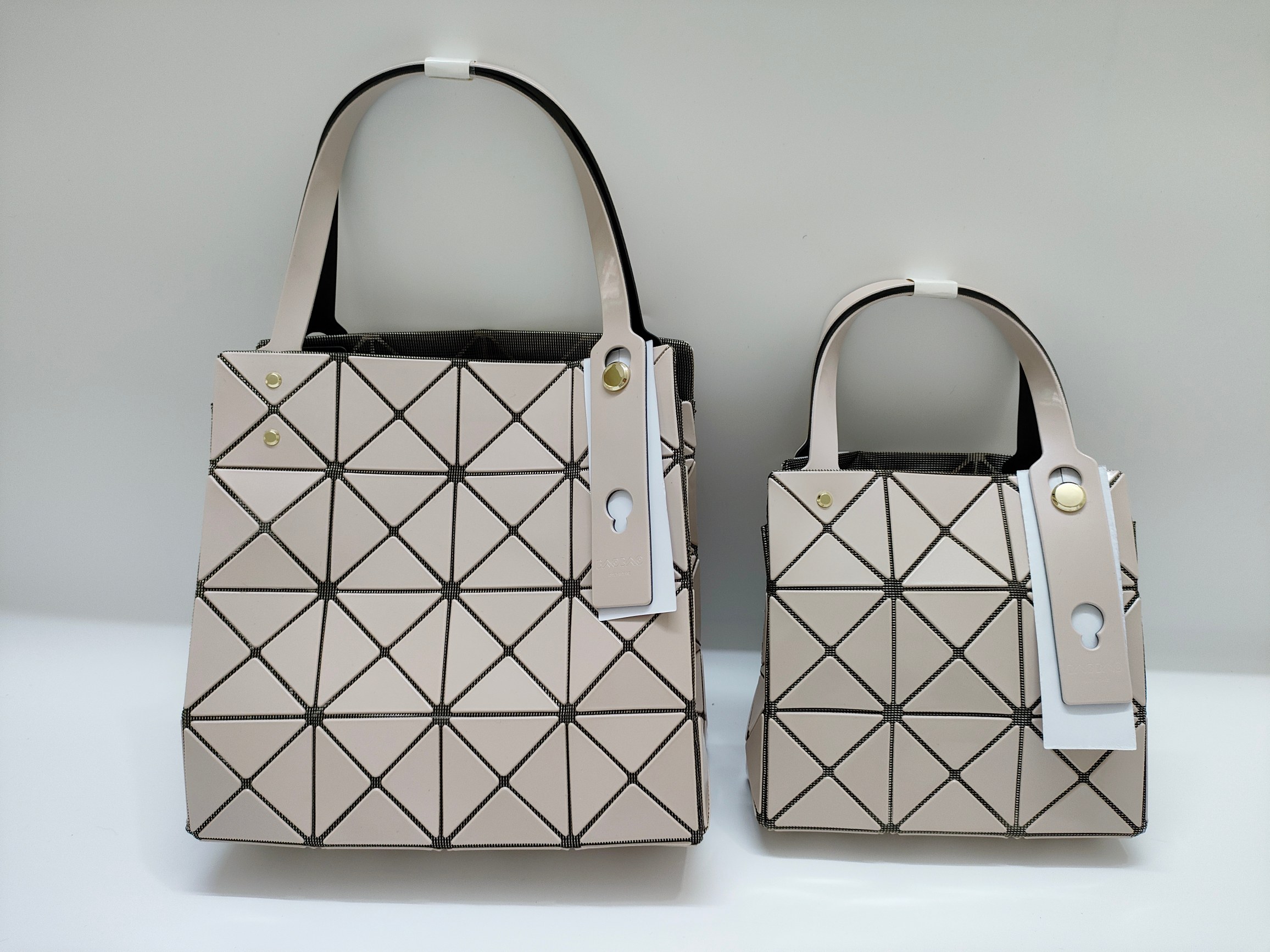 Issey Miyake 全新的三宅一生 CARAT系列