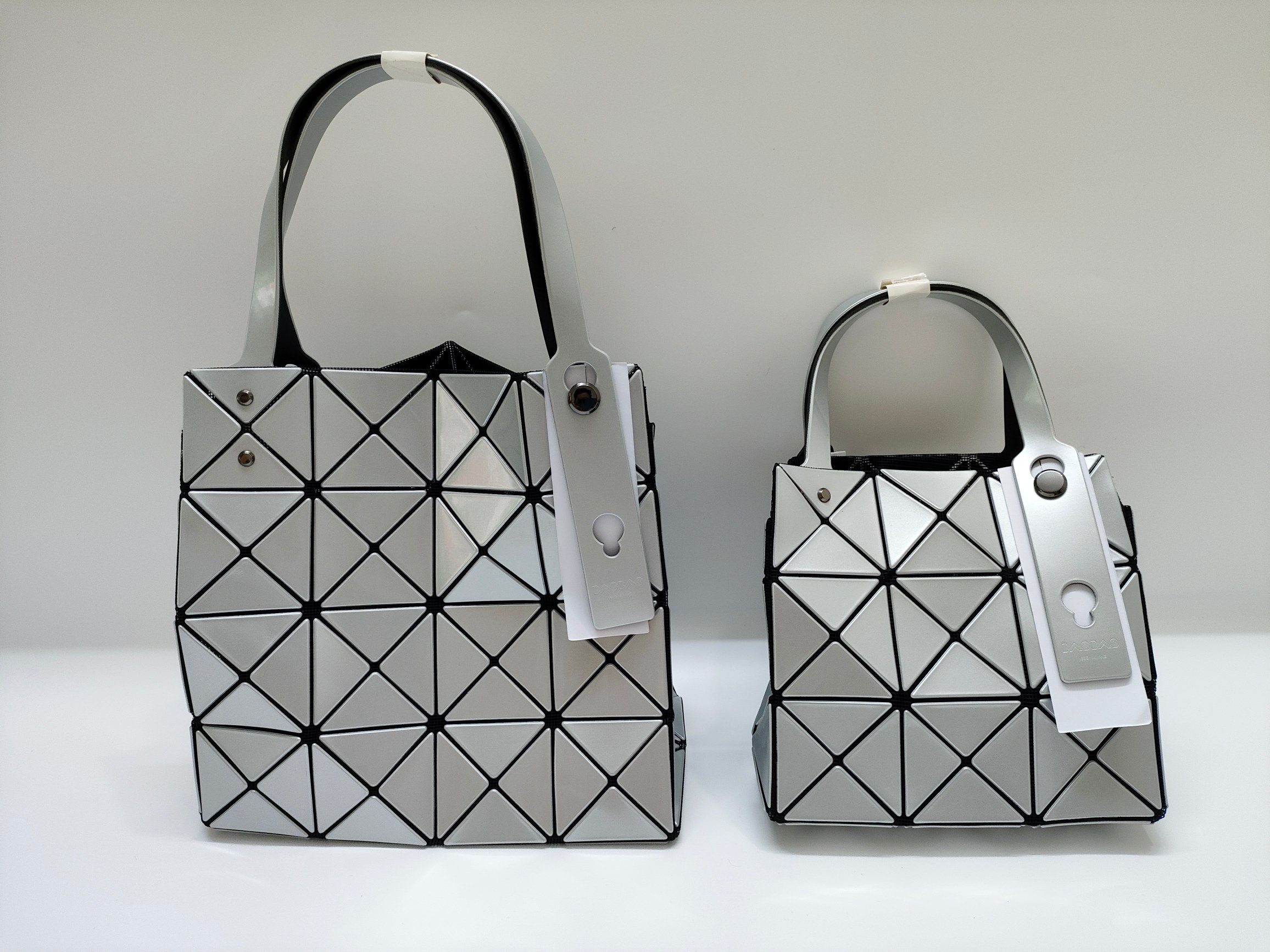 Issey Miyake 全新的三宅一生 CARAT系列