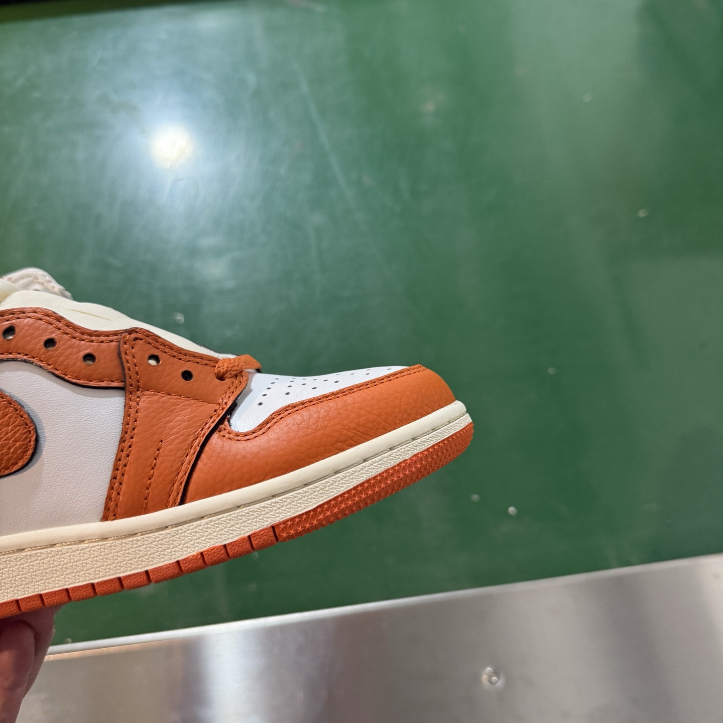 Air Jordan AJ1 Retro 高帮 白橙 全新工厂出货 DO9369-101 全新升级网板中