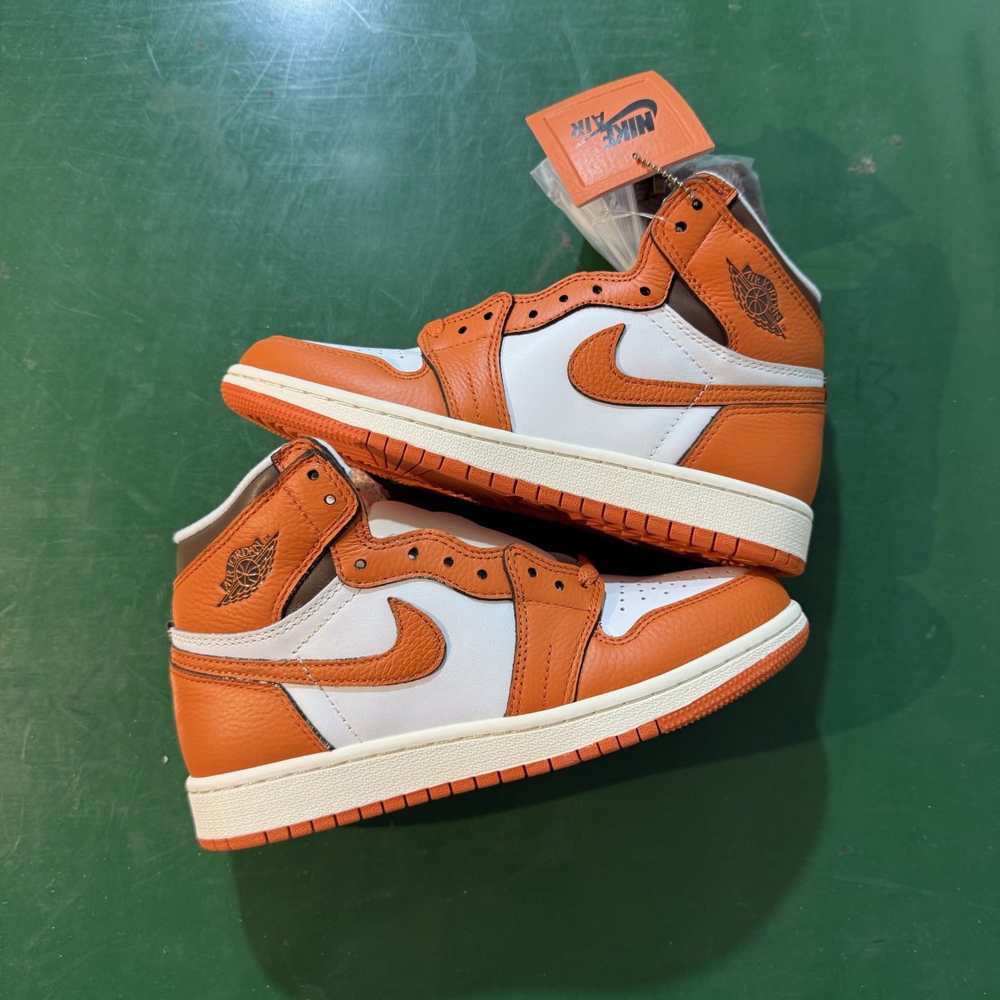 Air Jordan AJ1 Retro 高帮 白橙 全新工厂出货 DO9369-101 全新升级网板中
