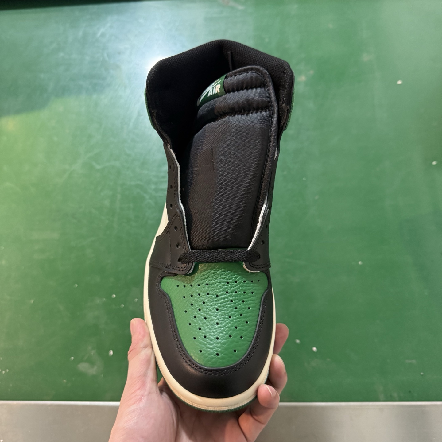 Air Jordan AJ1 Retro 高帮 黑绿 全新工厂出货 -302 全新升级网板中底 原楦原纸