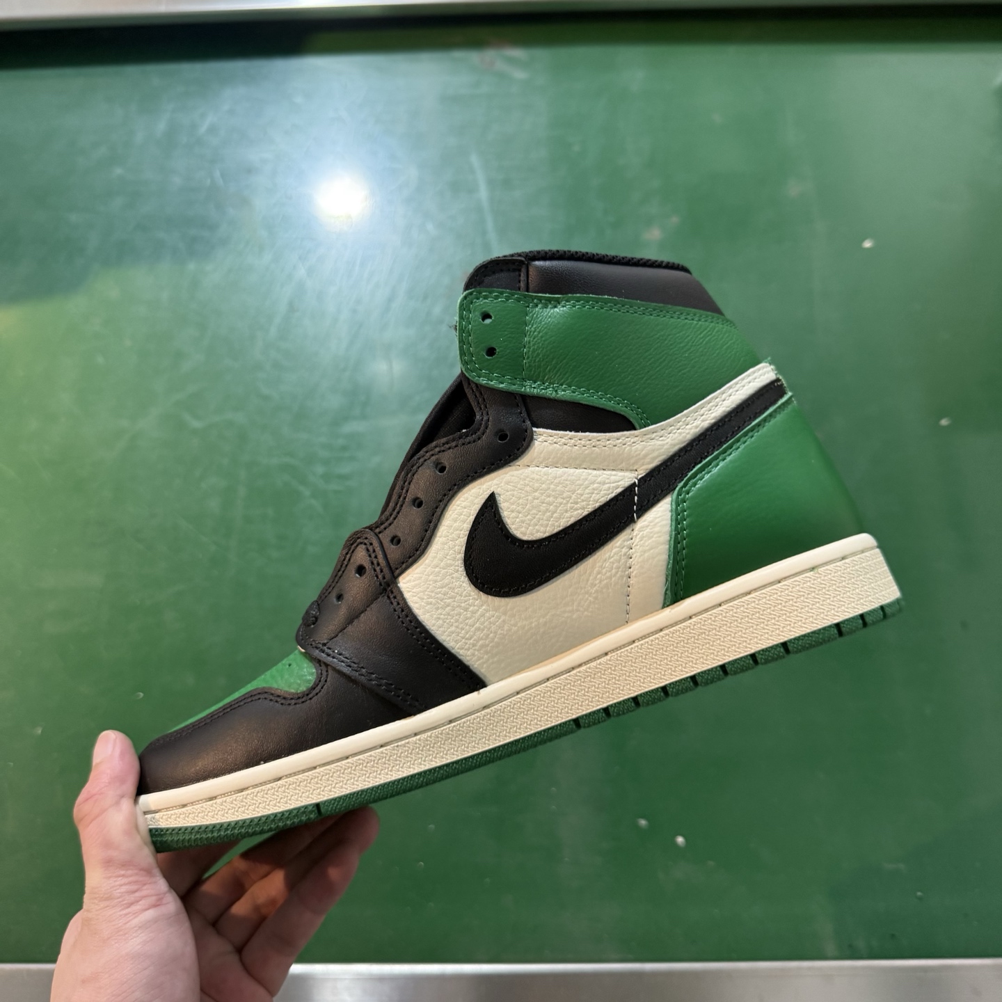 Air Jordan AJ1 Retro 高帮 黑绿 全新工厂出货 -302 全新升级网板中底 原楦原纸