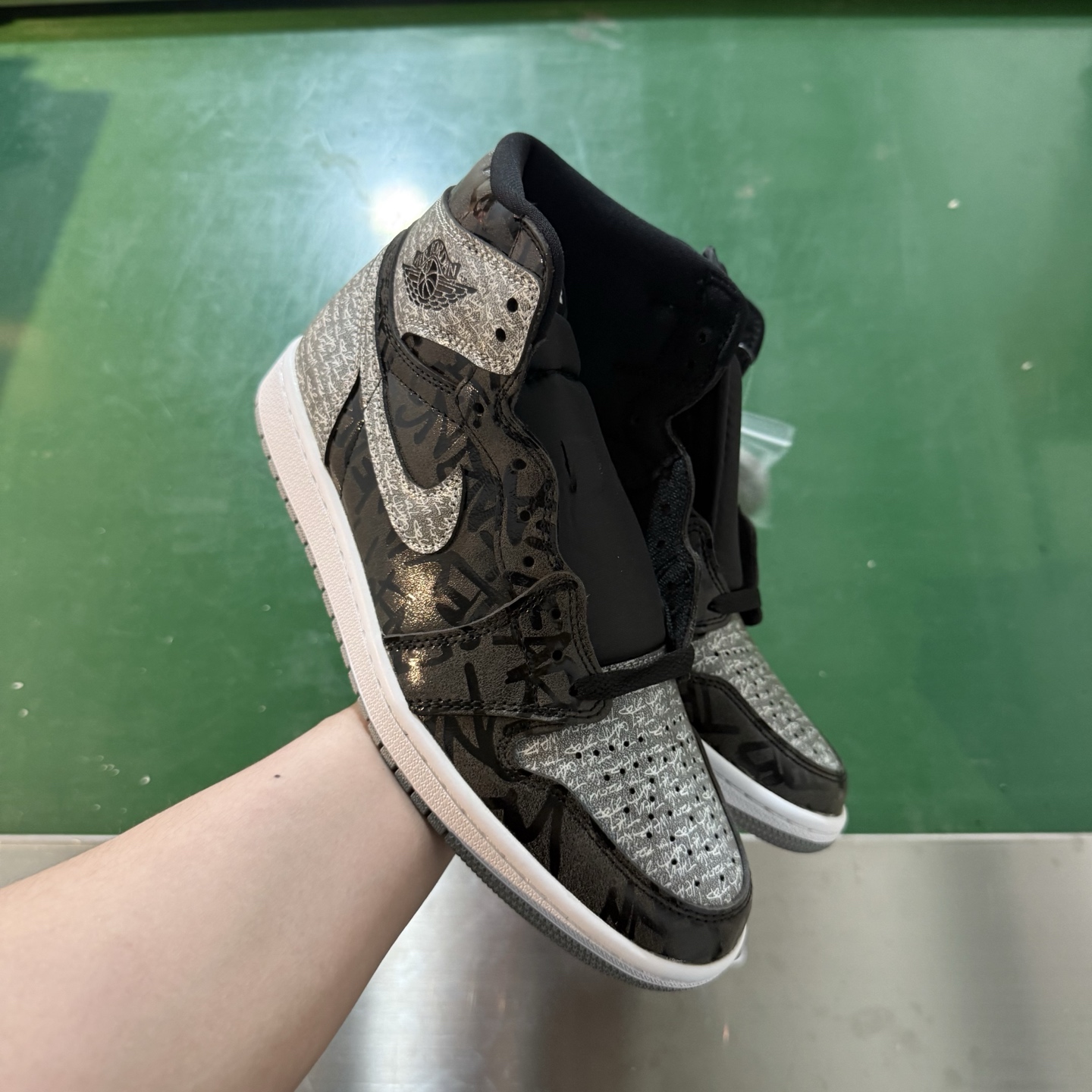 Air Jordan AJ1 Retro 高帮 黑灰禁穿 全新工厂出货 -036 全新升级网板中底 原楦