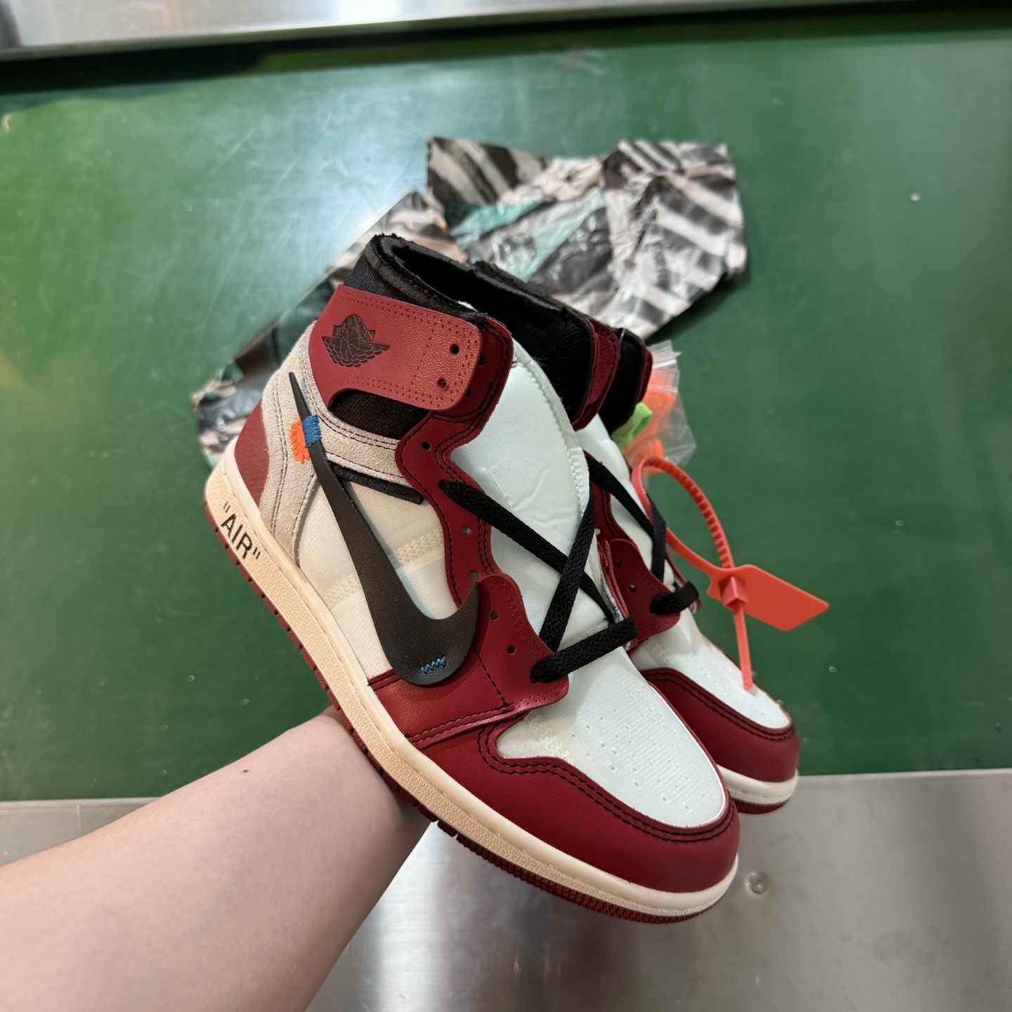 Air Jordan AJ1 Retro 高帮 OFF-WHITE 红色联名全新工厂出货 AA3834-