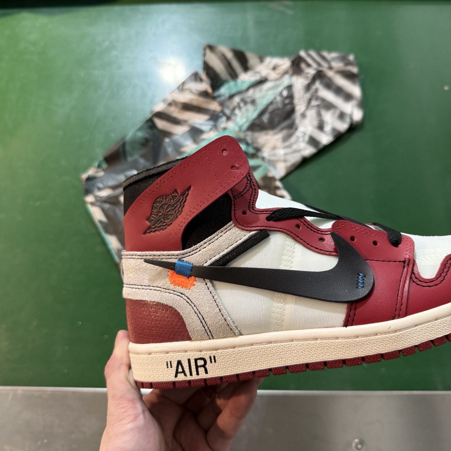 Air Jordan AJ1 Retro 高帮 OFF-WHITE 红色联名全新工厂出货 AA3834-
