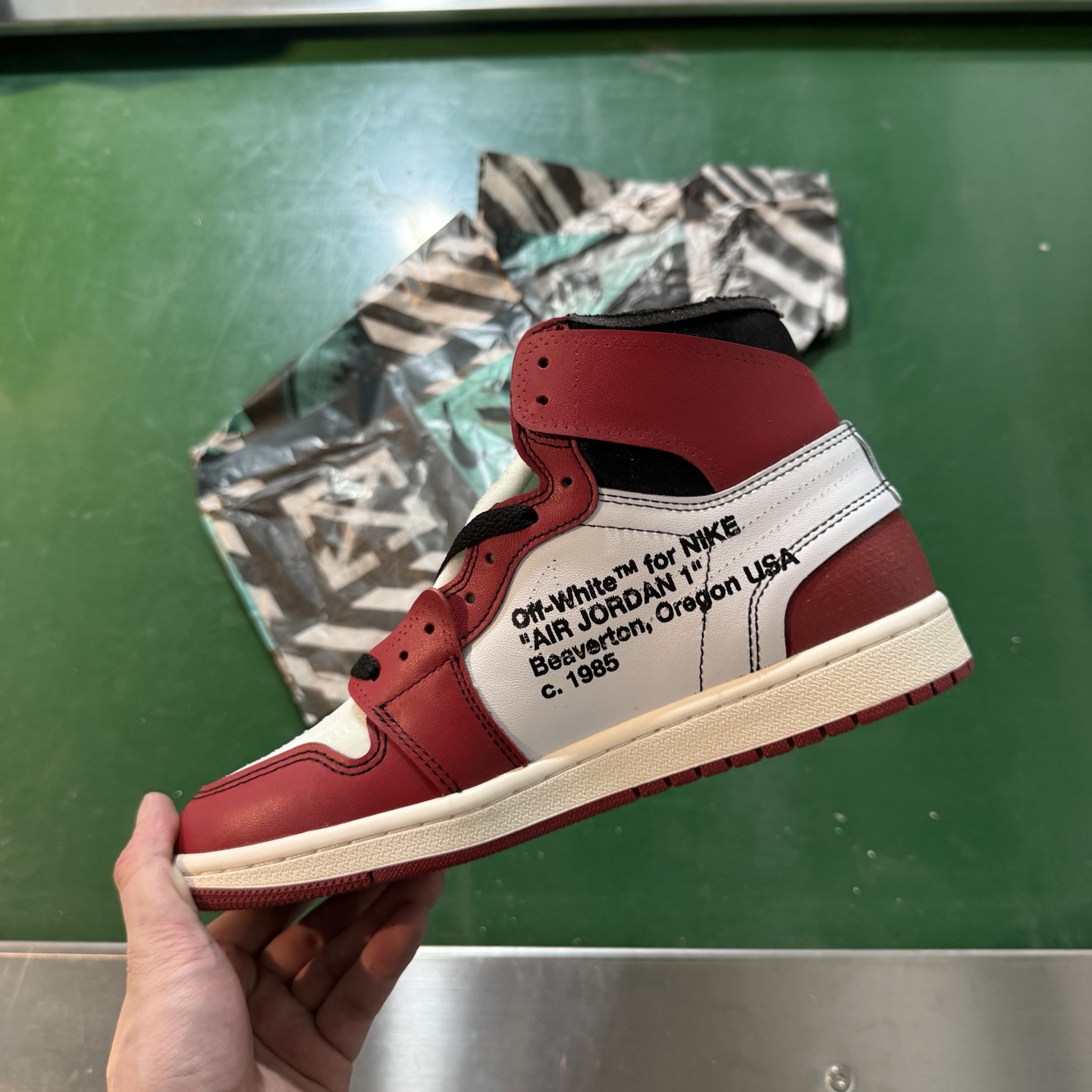 Air Jordan AJ1 Retro 高帮 OFF-WHITE 红色联名全新工厂出货 AA3834-