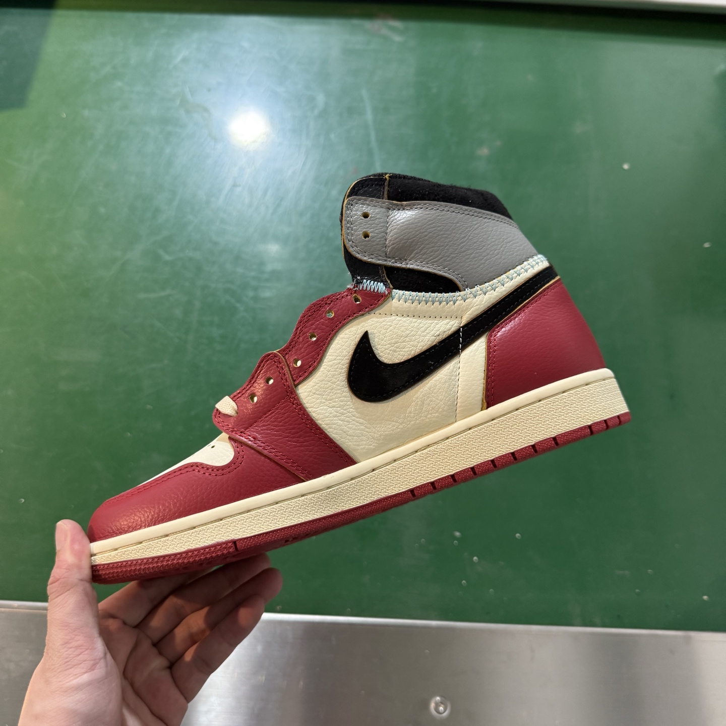 Air Jordan AJ1 Retro 高帮 UN红灰 全新工厂出货 HV8563-600 全新升级网