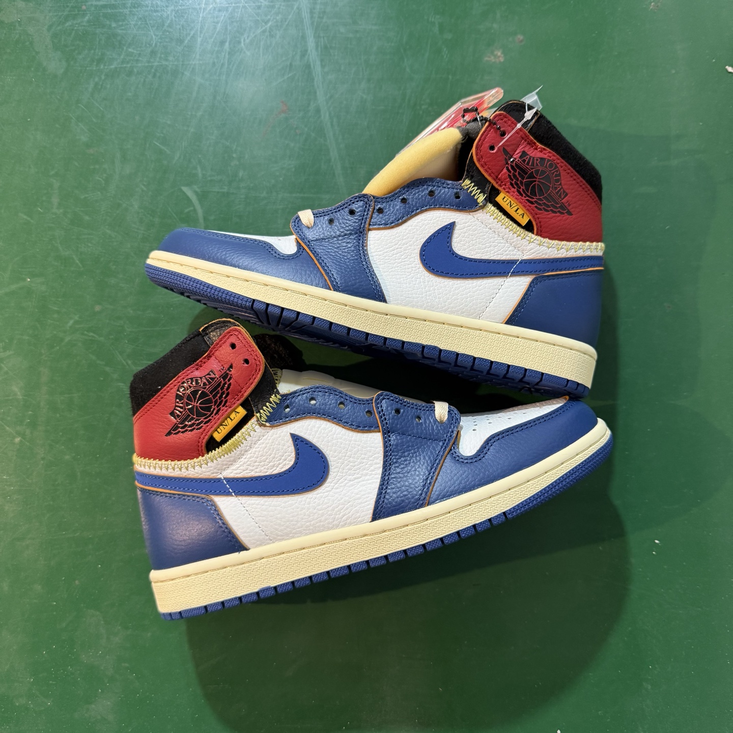 Air Jordan AJ1 Retro 高帮 UN蓝色 全新工厂出货 BV1300-146 全新升级网