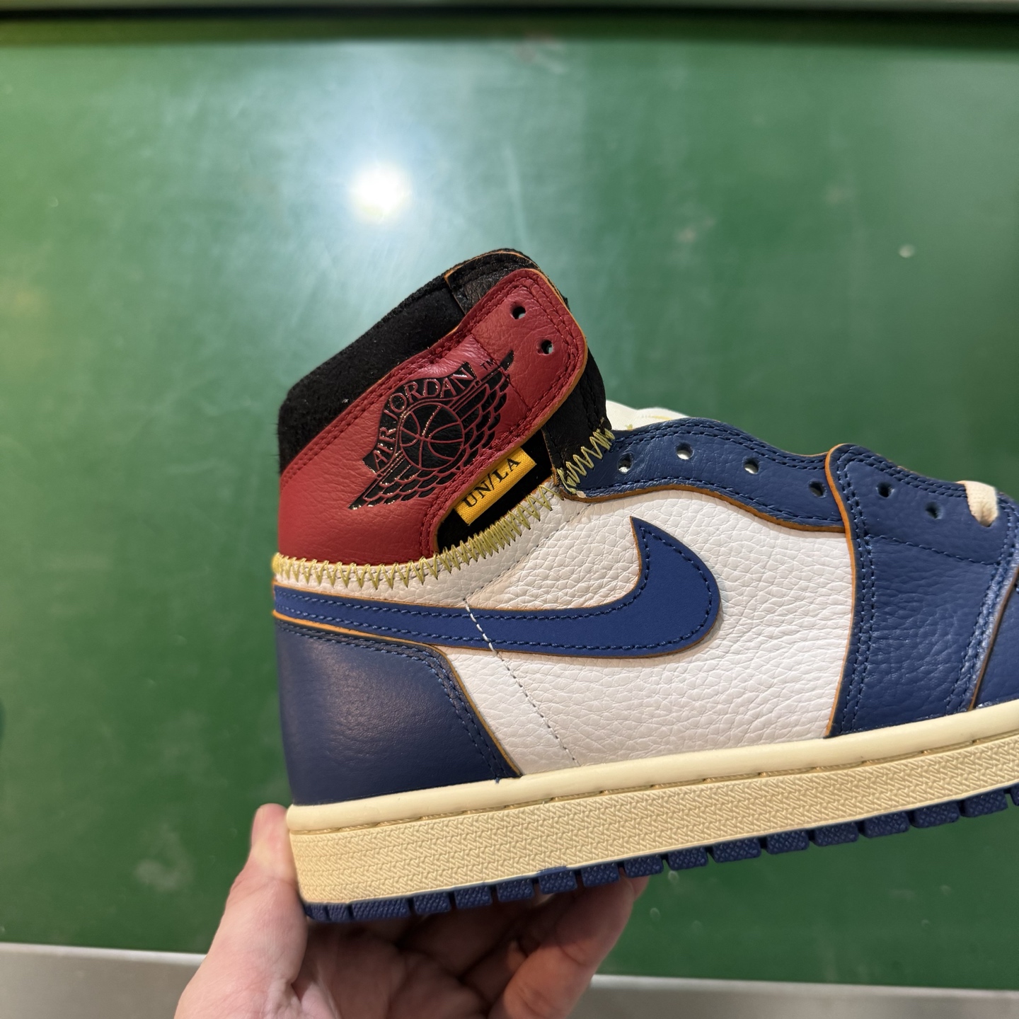 Air Jordan AJ1 Retro 高帮 UN蓝色 全新工厂出货 BV1300-146 全新升级网