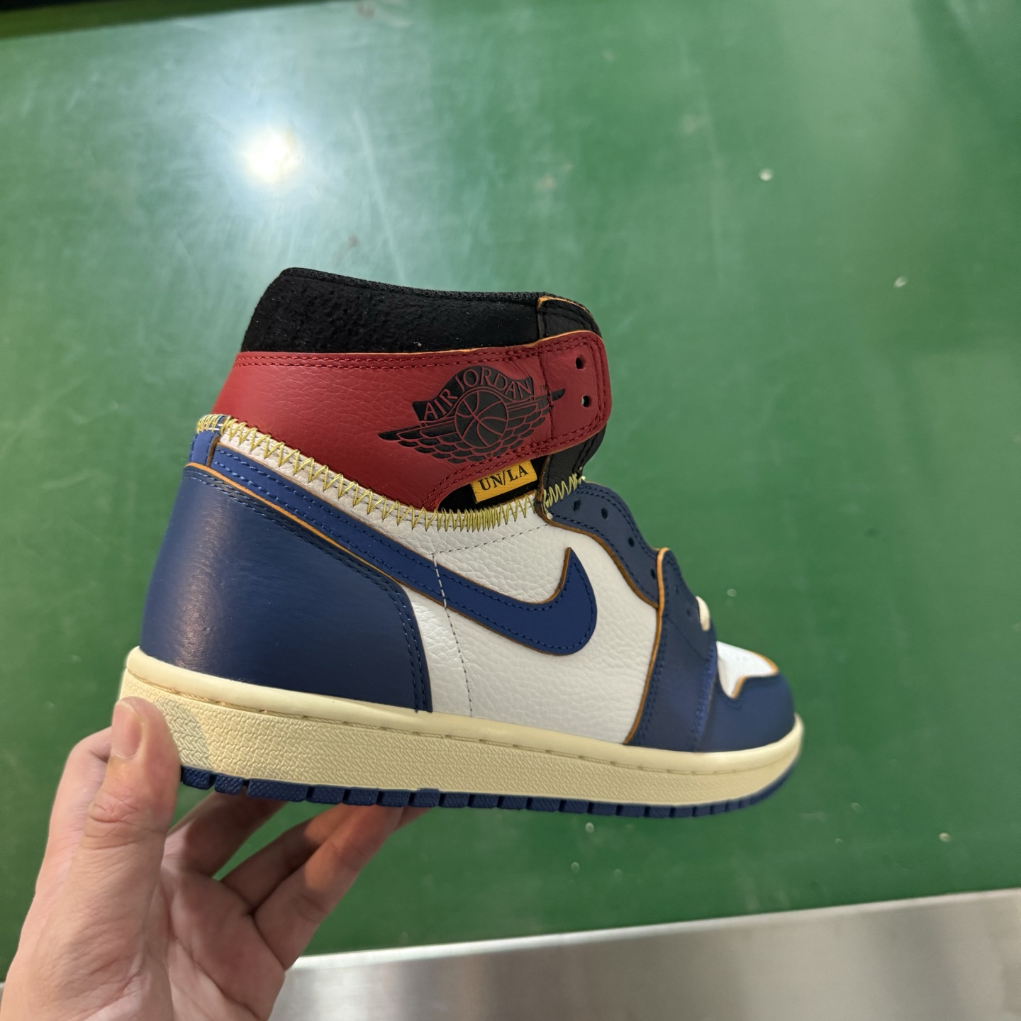 Air Jordan AJ1 Retro 高帮 UN蓝色 全新工厂出货 BV1300-146 全新升级网