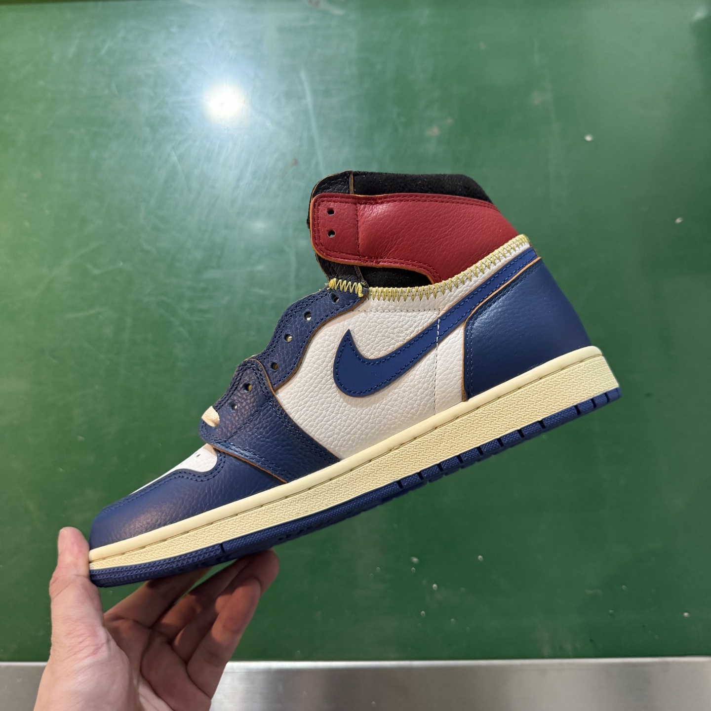 Air Jordan AJ1 Retro 高帮 UN蓝色 全新工厂出货 BV1300-146 全新升级网