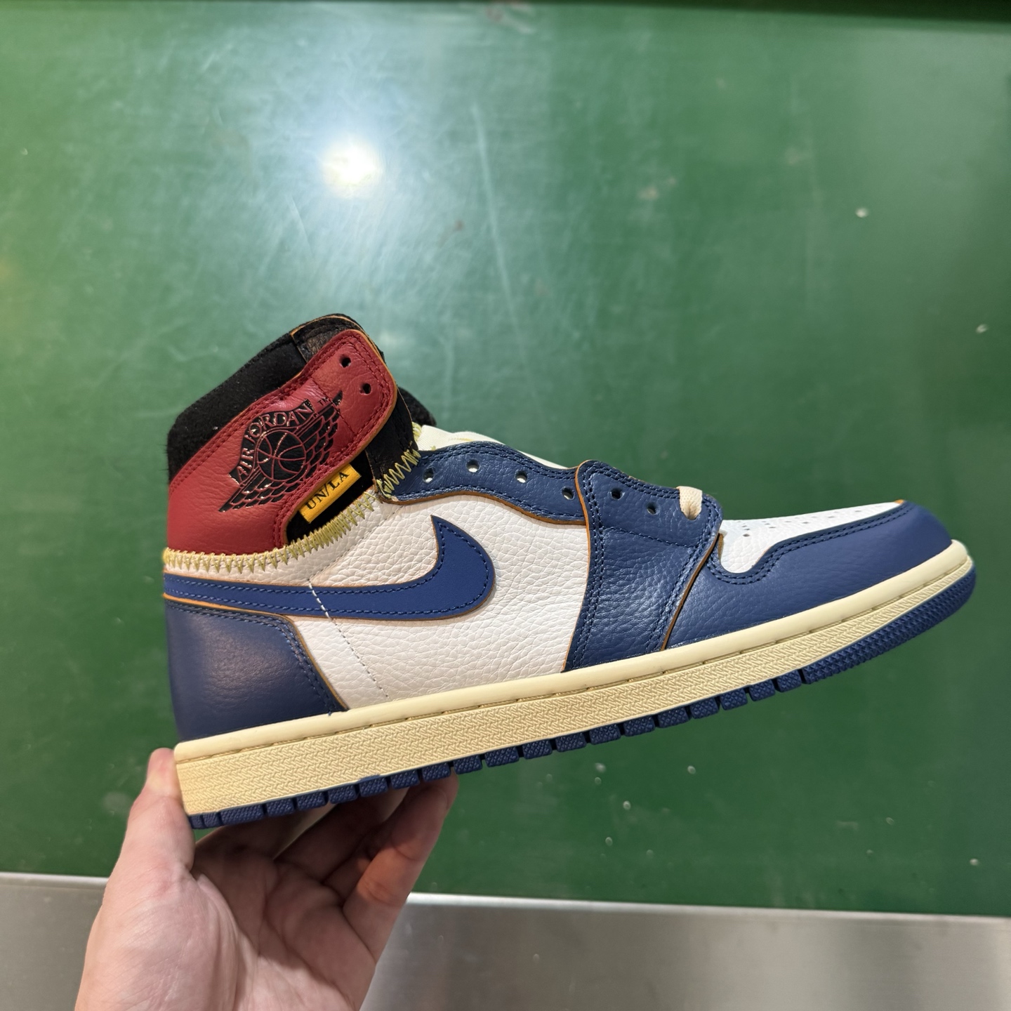 Air Jordan AJ1 Retro 高帮 UN蓝色 全新工厂出货 BV1300-146 全新升级网
