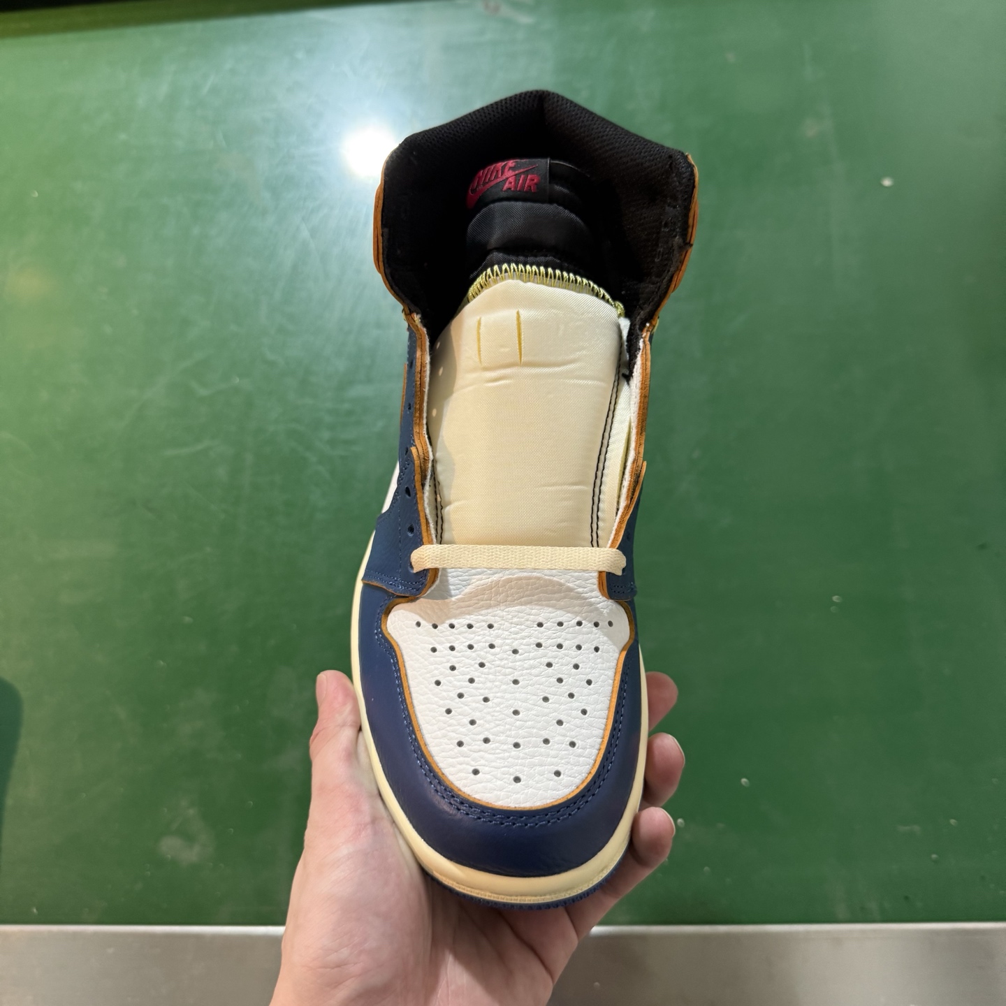 Air Jordan AJ1 Retro 高帮 UN蓝色 全新工厂出货 BV1300-146 全新升级网
