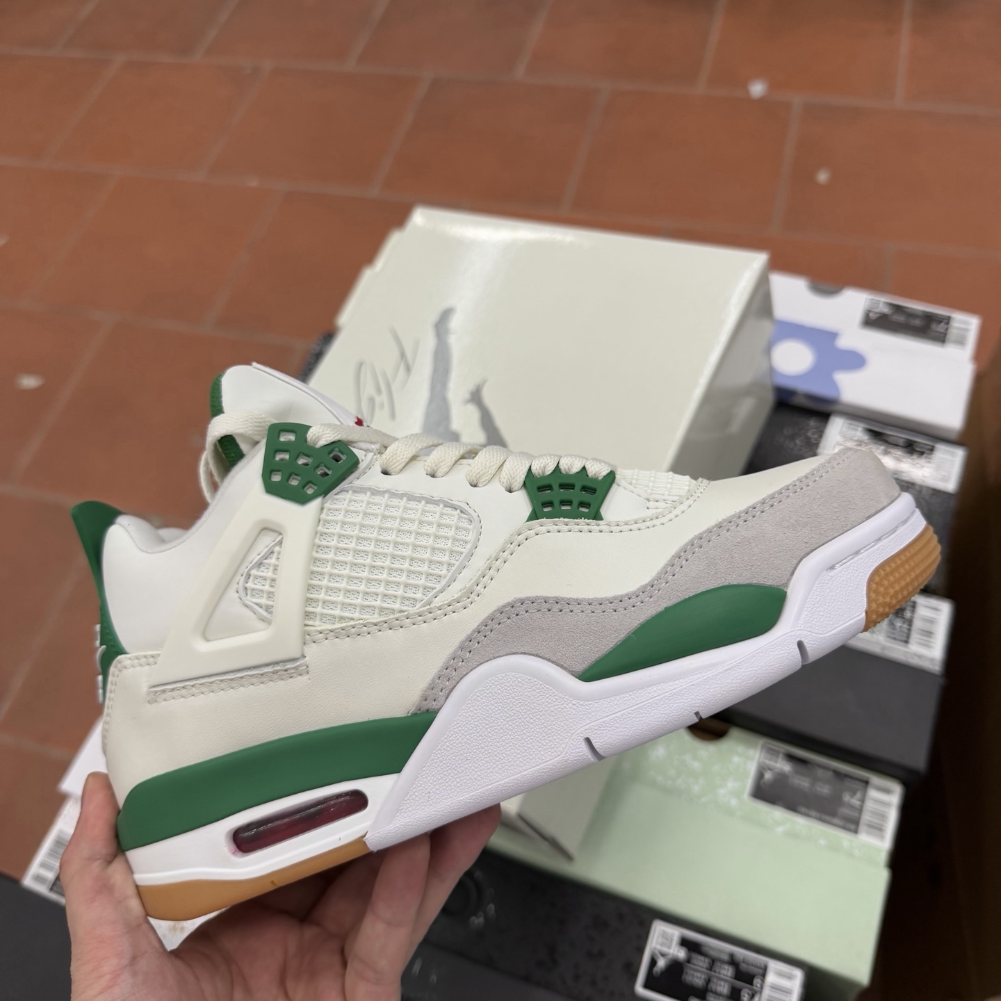 长期特价LDG JordanAir Jordan 4 正确纸板开发 秒杀市面性价比版本 DR5415-103 SB白绿