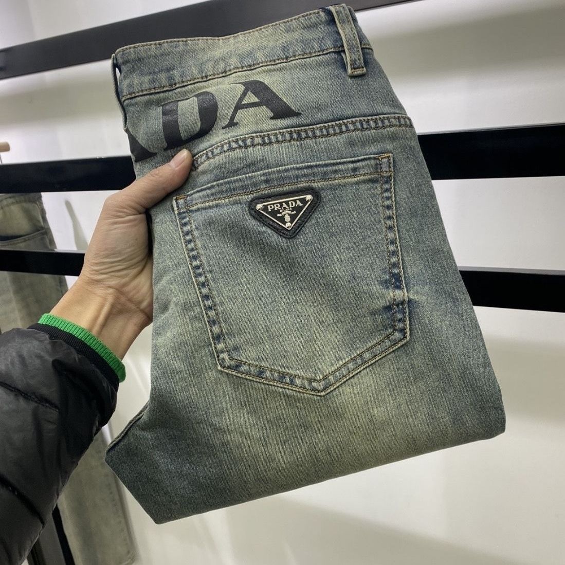 PRADA  牛仔裤服装,prada 7