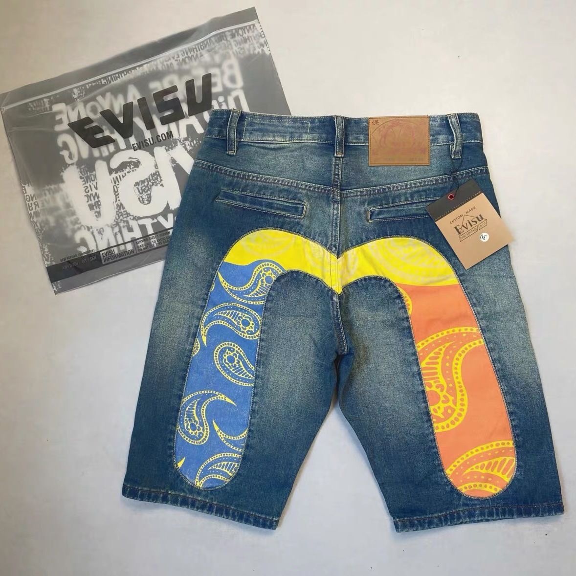 Evisu Jeans: Vintage Style, Unique Design, Unisex, Exclusive Fabric, Perfect Fit, Popular Among Hipsters - 图片 1