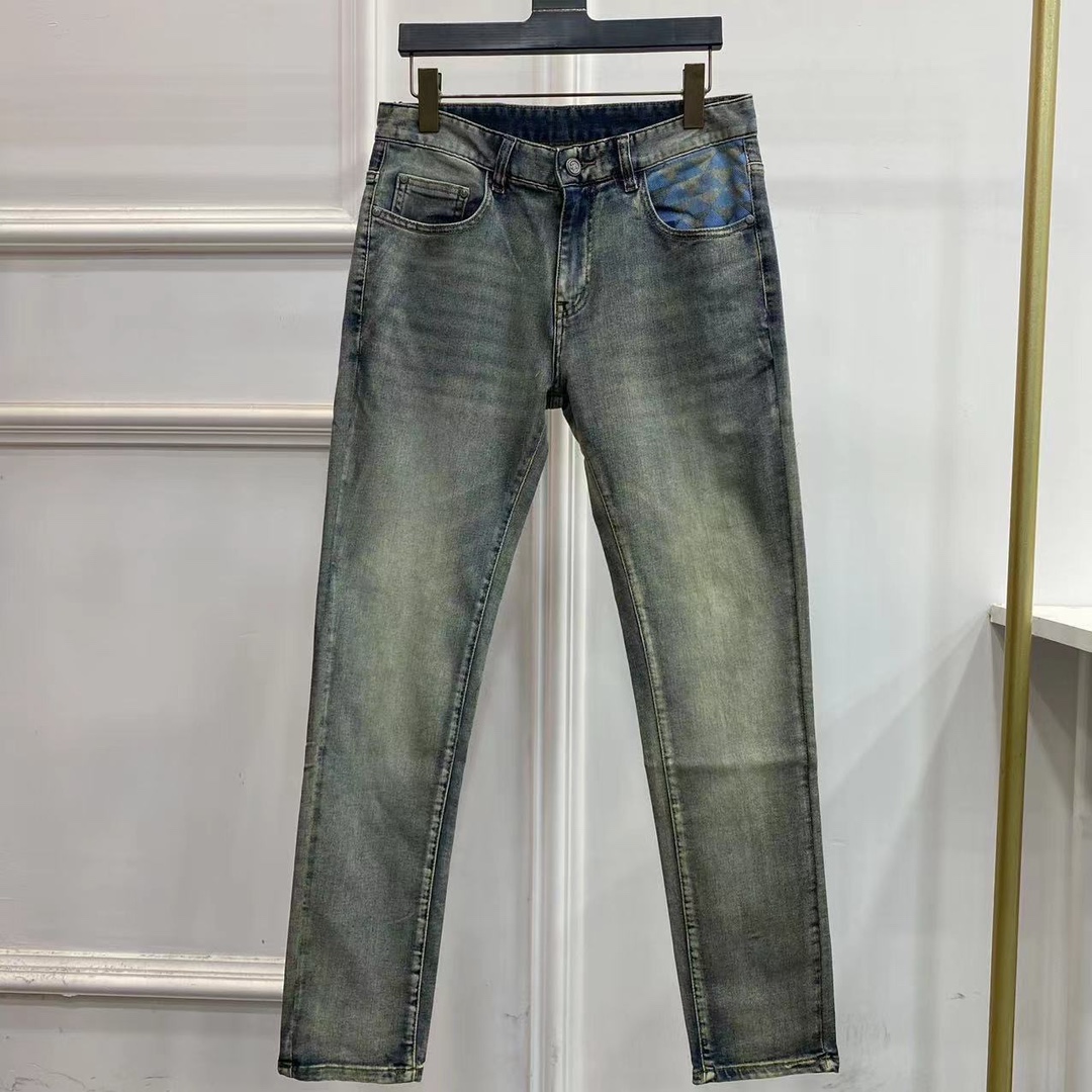PRADA Pradas 2024s: Original Water-Purification Fabric Jeans with Unique Details - 图片 3