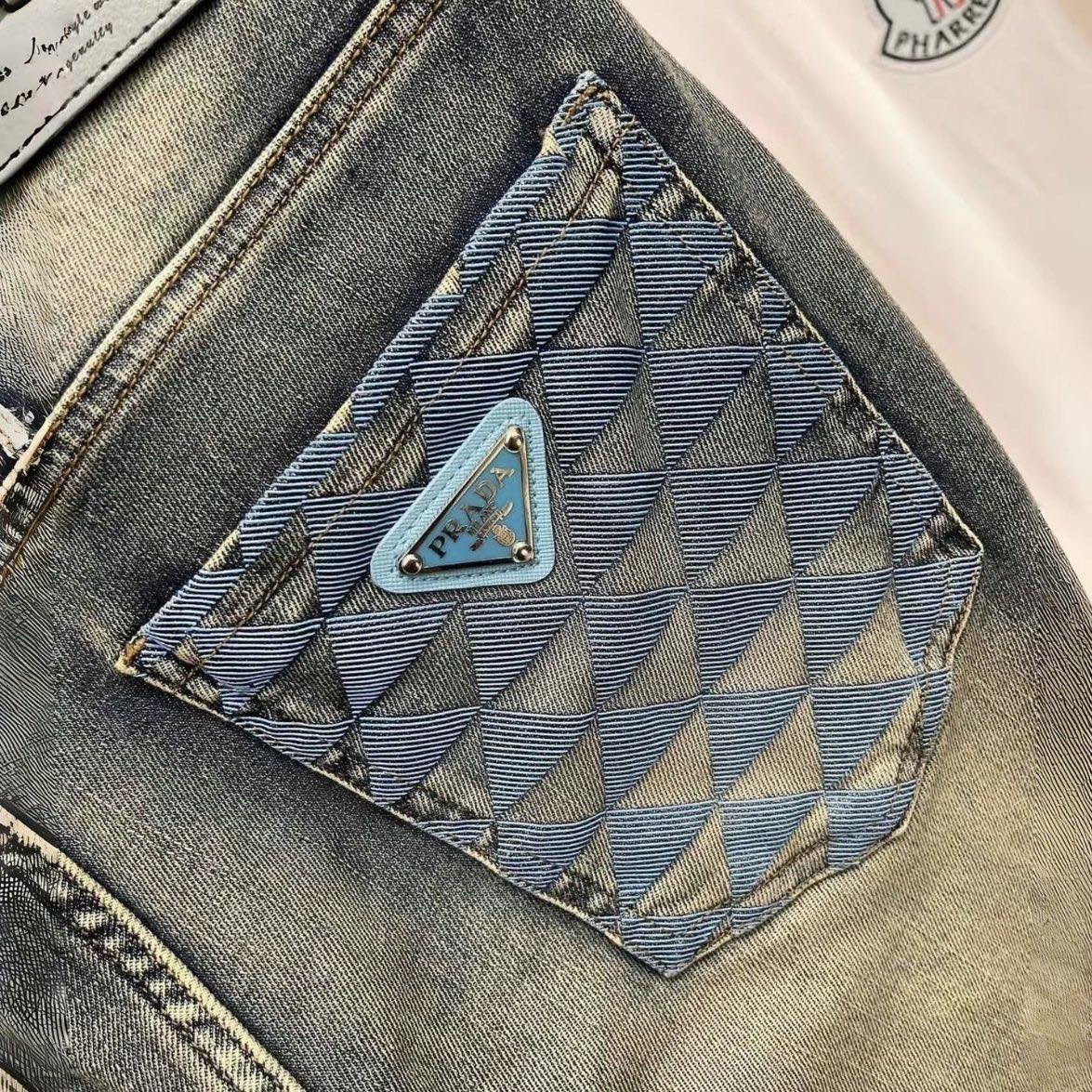 PRADA Pradas 2024s: Original Water-Purification Fabric Jeans with Unique Details - 图片 9
