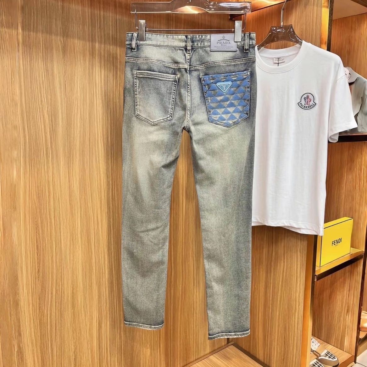 PRADA Pradas 2024s: Original Water-Purification Fabric Jeans with Unique Details - 图片 8