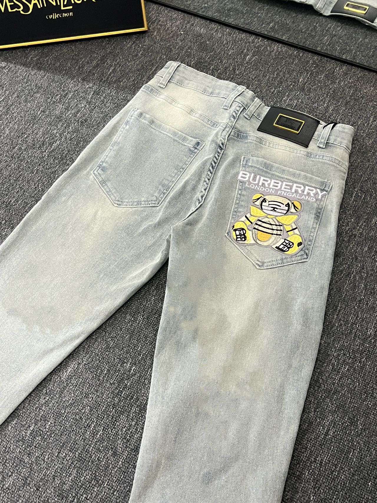 Barbara Heavy Cowboy’s Super-Sweet Khmer Water Wash Squirm Jeans Collection - 图片 6