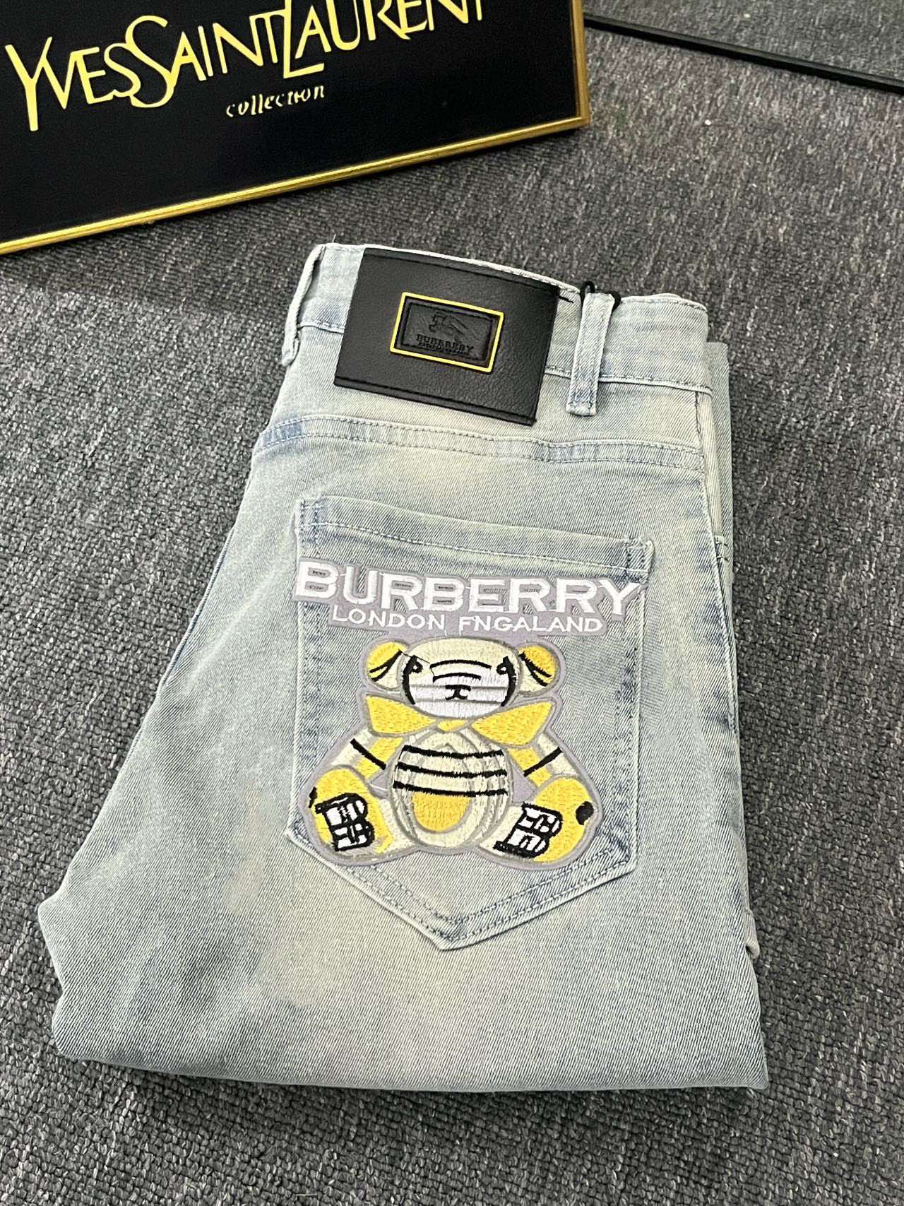 Barbara Heavy Cowboy’s Super-Sweet Khmer Water Wash Squirm Jeans Collection - 图片 1