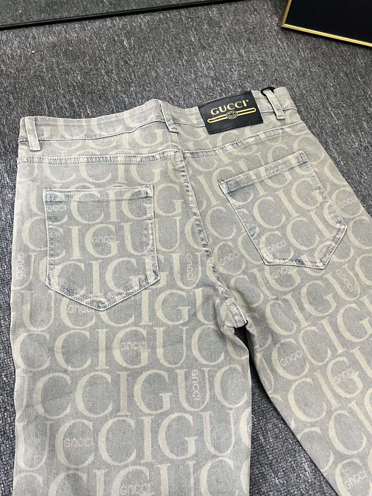 New European Style GUCCI Summer 2024 Collection: Danning Water Wash Jeans & Luxury Experience - 图片 7