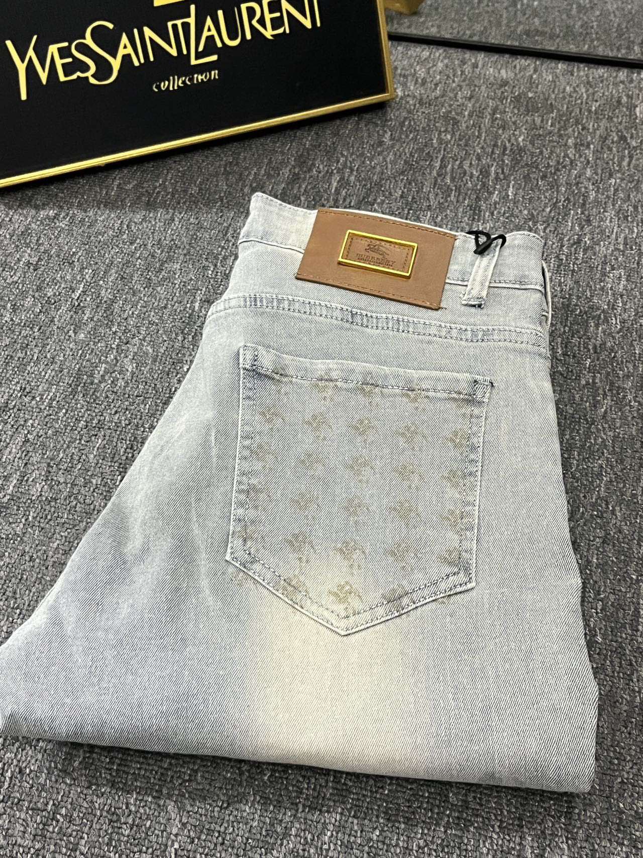 Barbara Heavy Cowboy Squirm Jeans: Donkey’s Khmer Water Wash, Atmosphere Design. - 图片 1