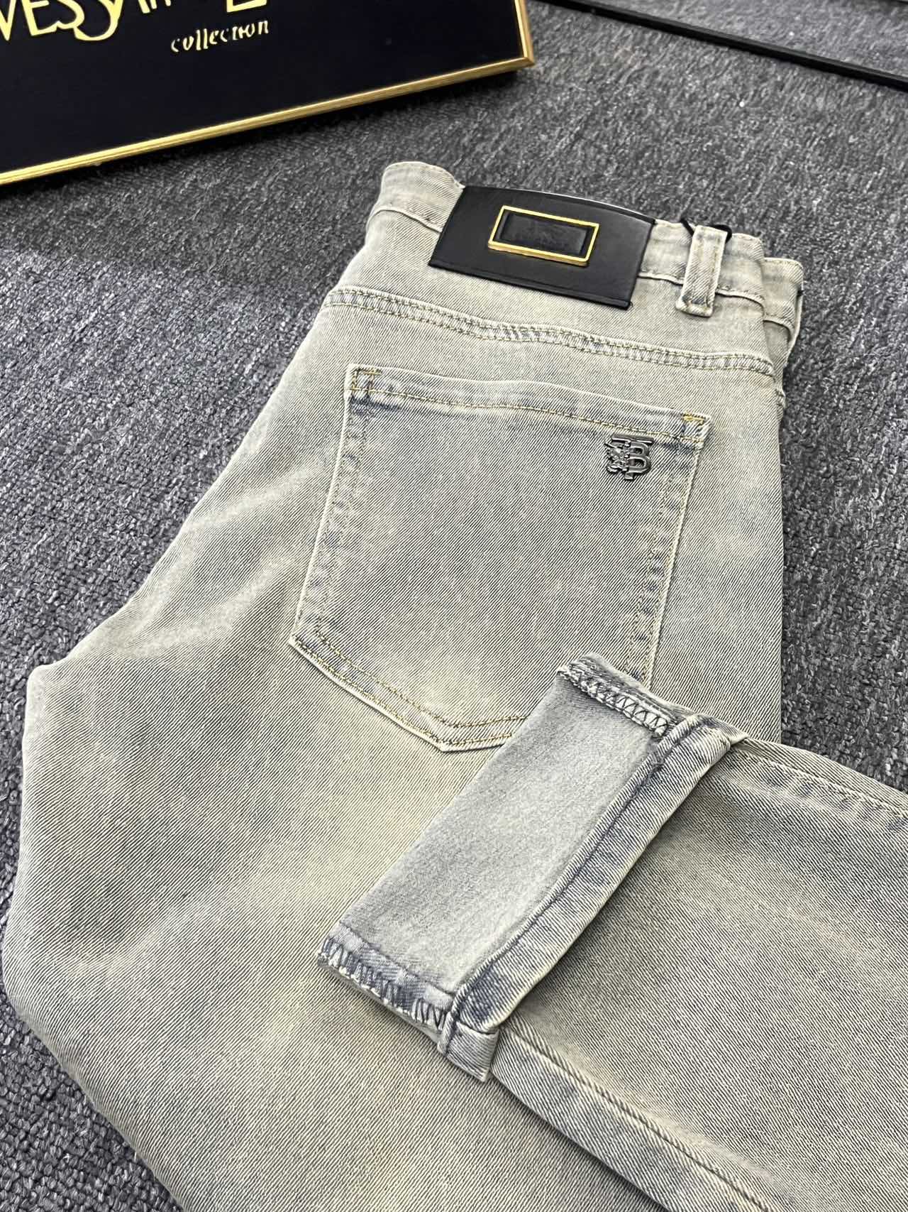 Barbara Heavy Cowboy’s Distinctive Squirm Jeans with Khmer Water Wash. - 图片 3