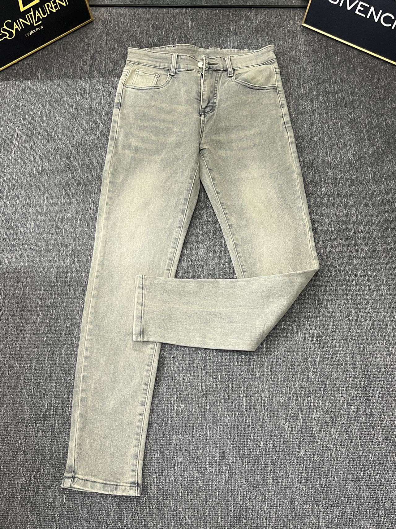 Barbara Heavy Cowboy’s Distinctive Squirm Jeans with Khmer Water Wash. - 图片 8
