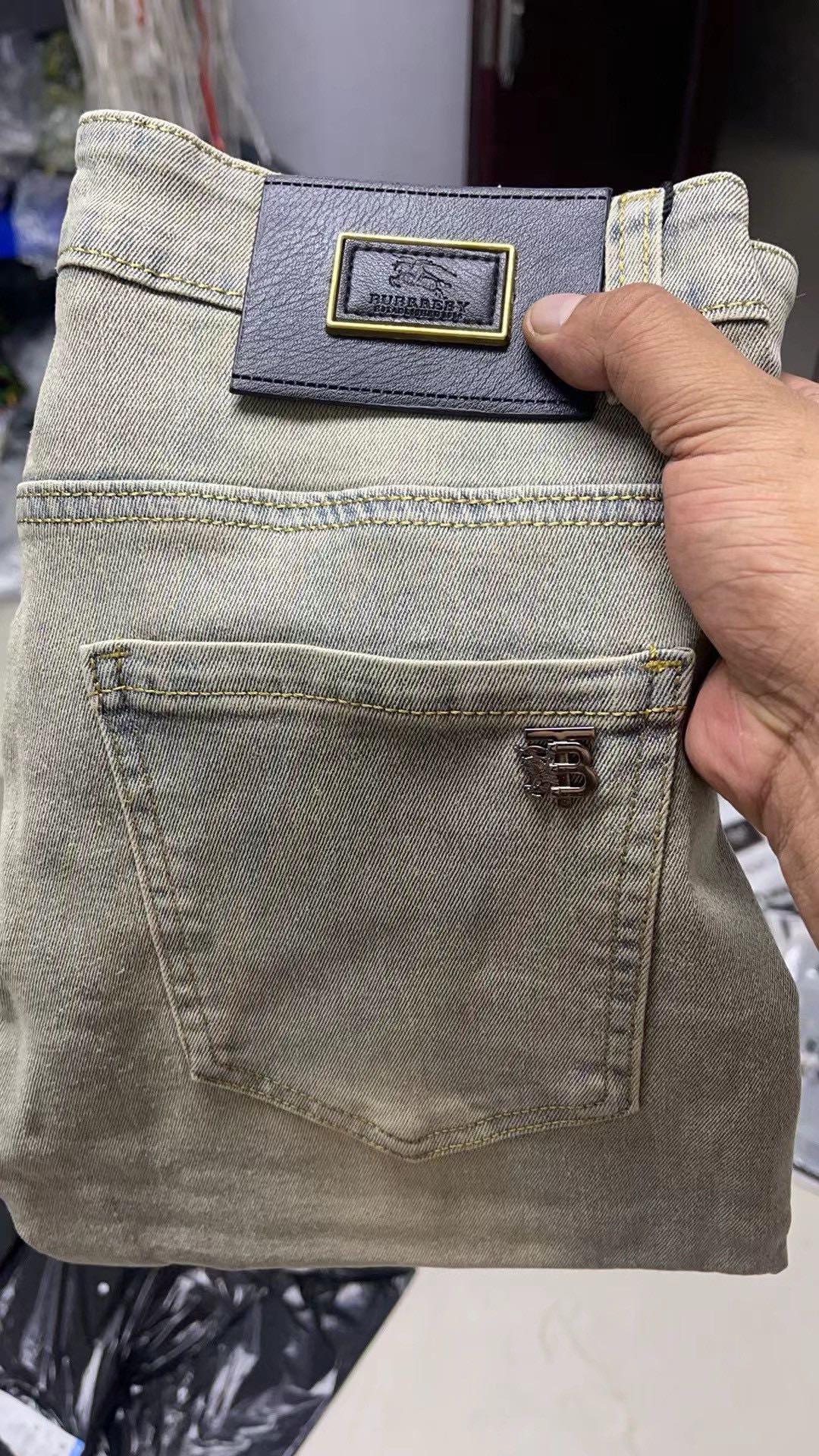 Barbara Heavy Cowboy’s Distinctive Squirm Jeans with Khmer Water Wash. - 图片 1