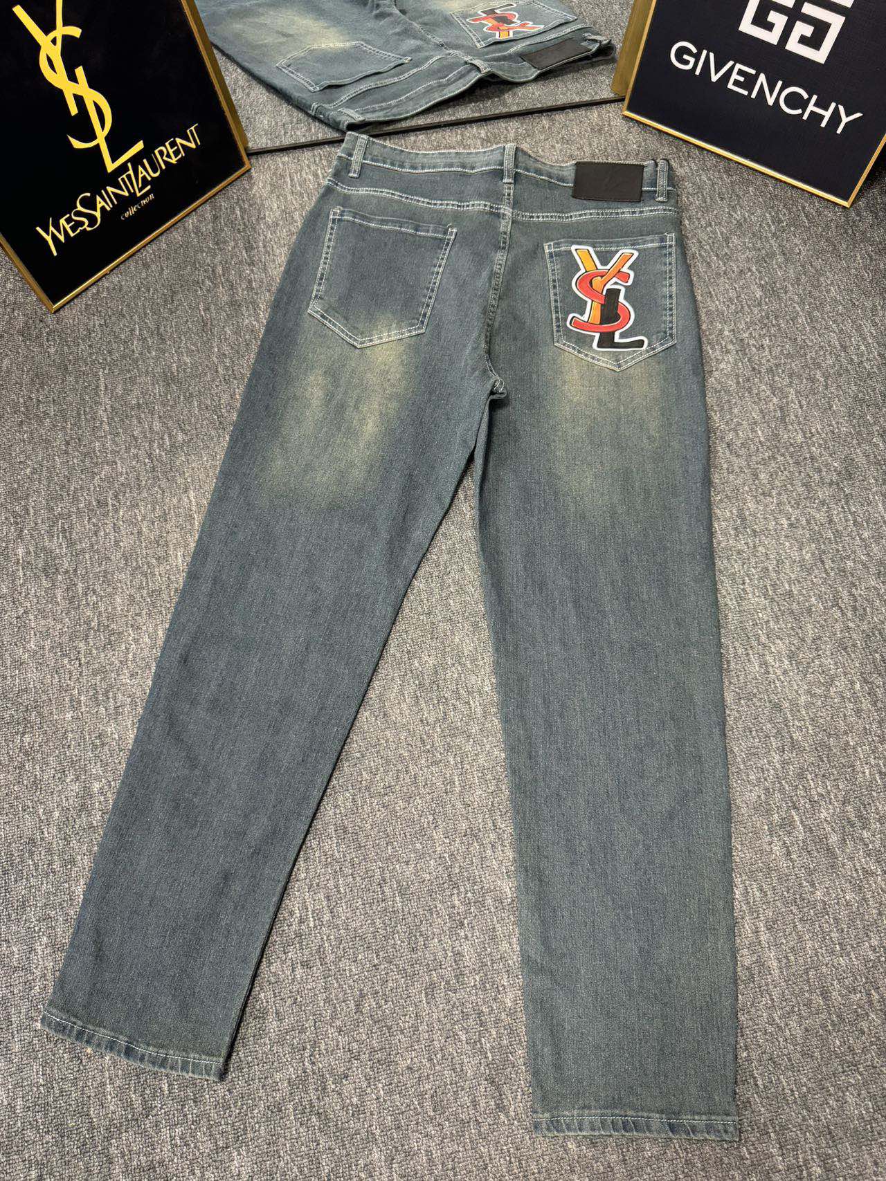 2024 YSL St. Roland Original Single-Explosive Jeans: Sizes and Colors Available - 图片 5