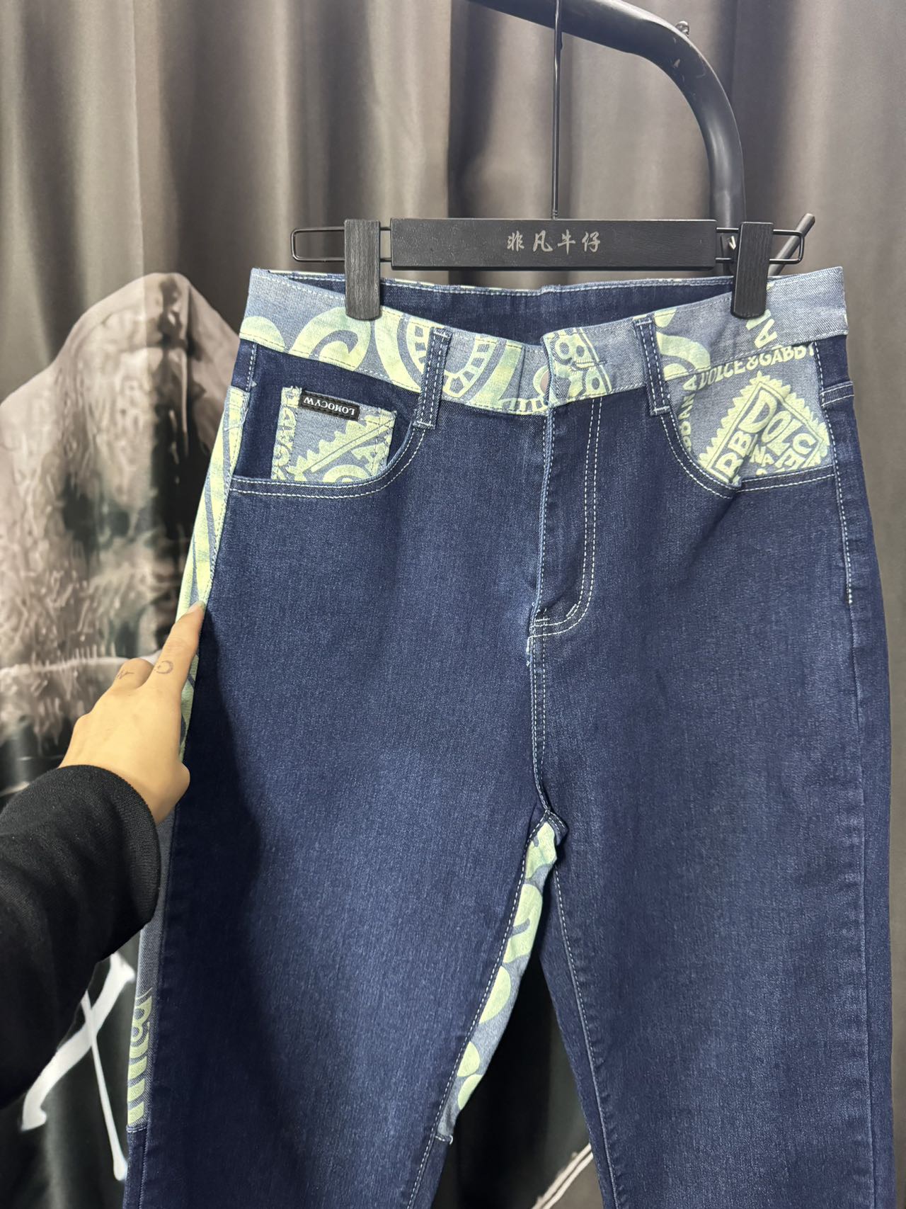 Luxurious DG Gold Jeans: Original Water-Purification Fabric, High-Quality Design - 图片 3