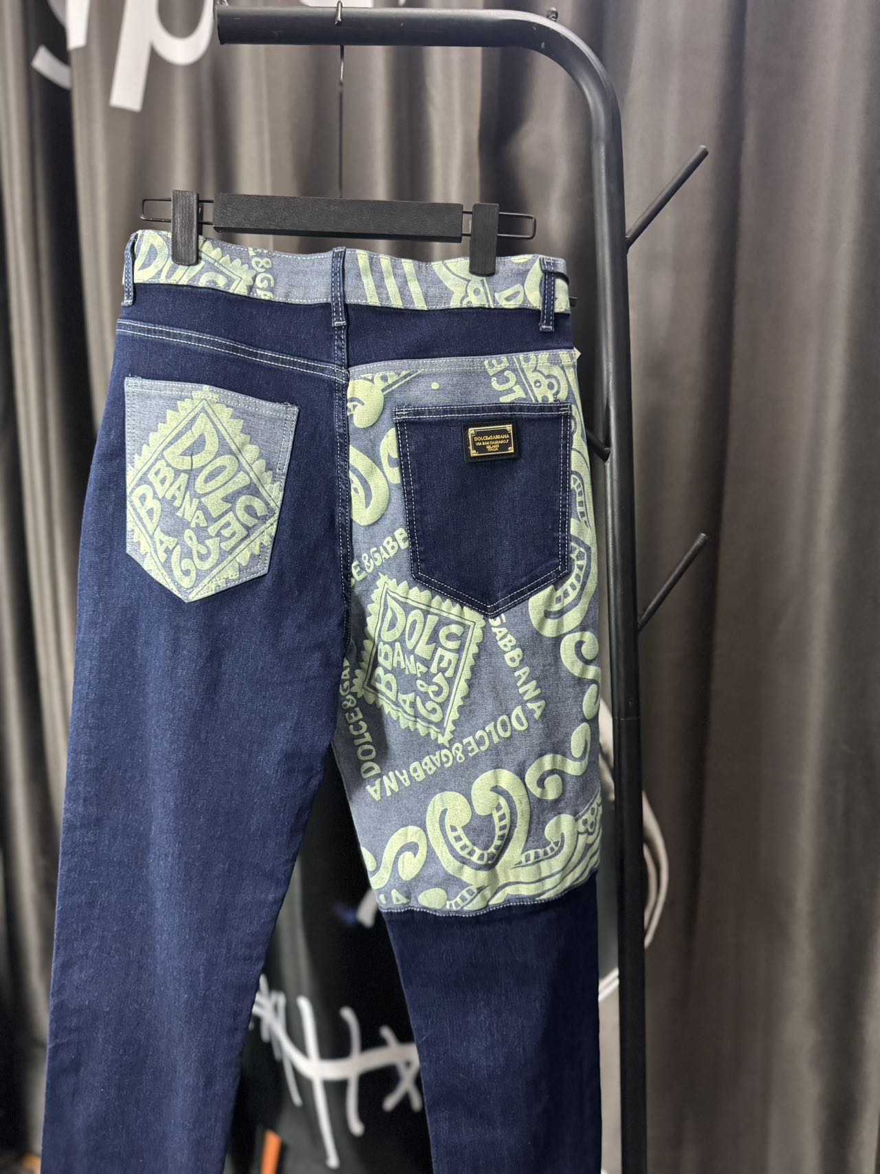 Luxurious DG Gold Jeans: Original Water-Purification Fabric, High-Quality Design - 图片 4